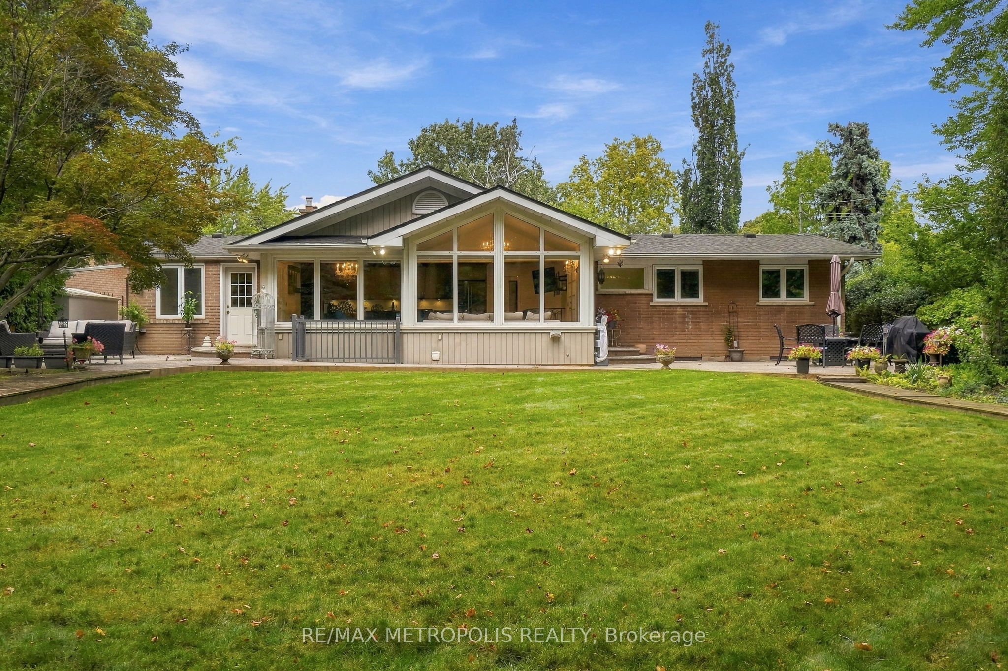1228 Elgin Crescent Property Photo 45