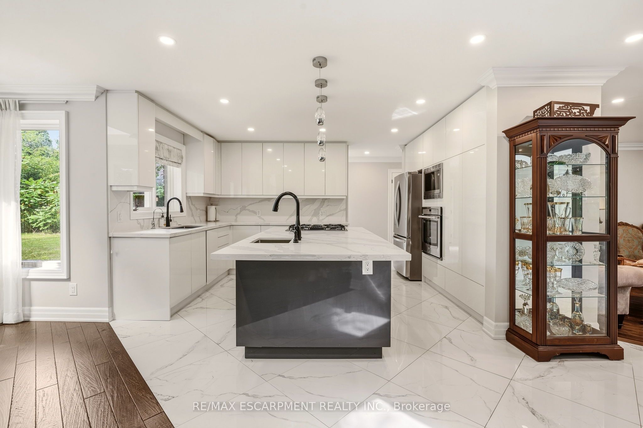 8010 Guelph Line Property Photo 11