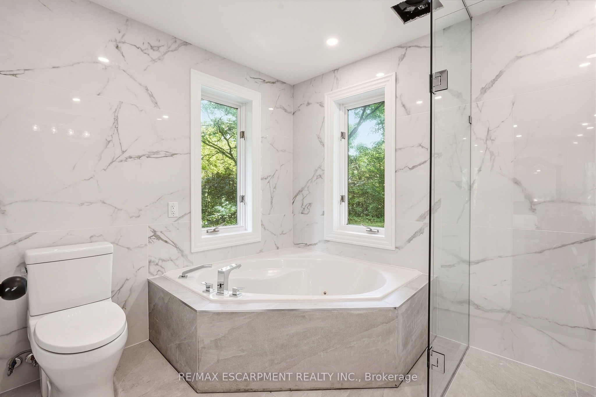 8010 Guelph Line Property Photo 22