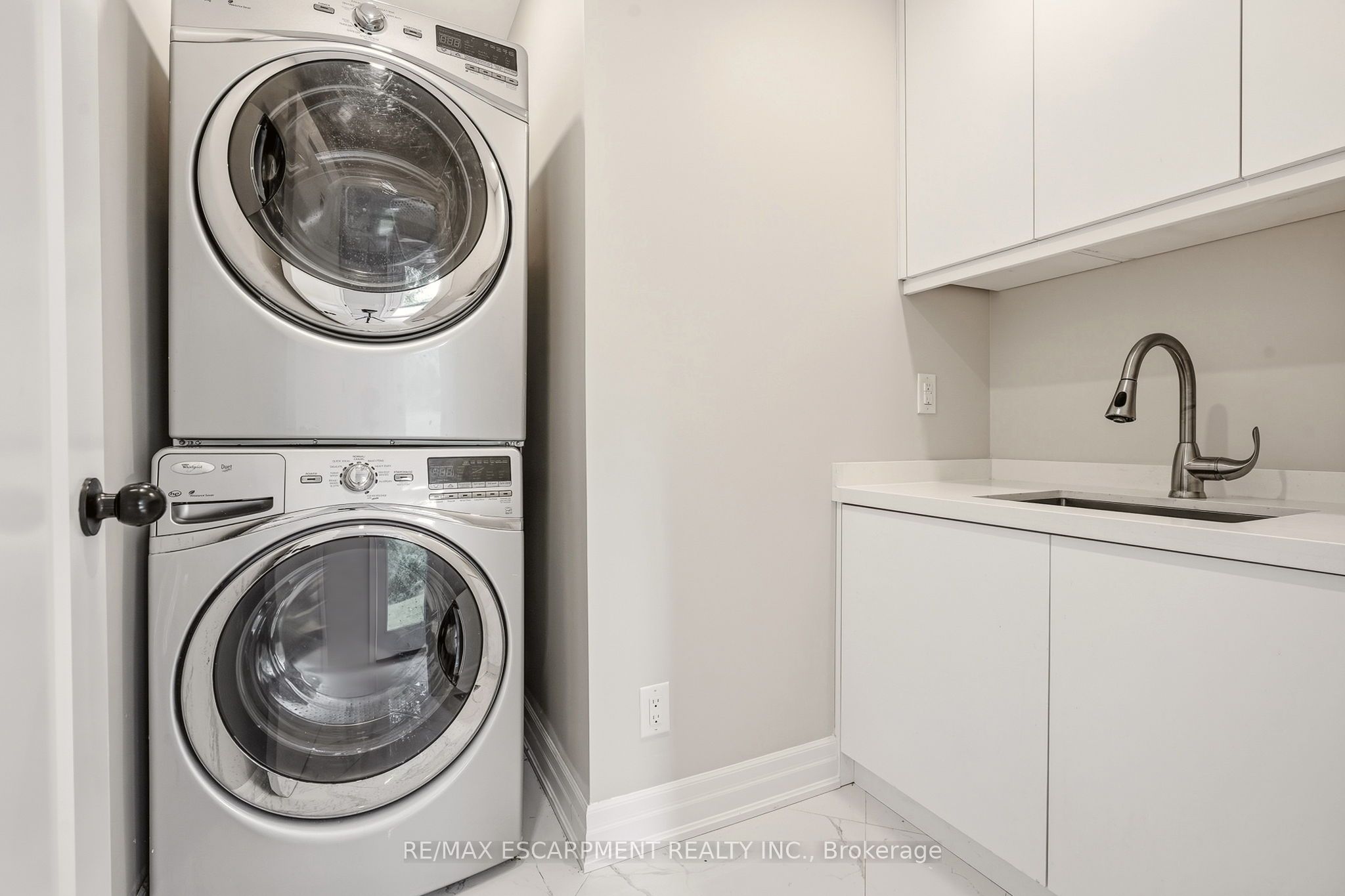 8010 Guelph Line Property Photo 23