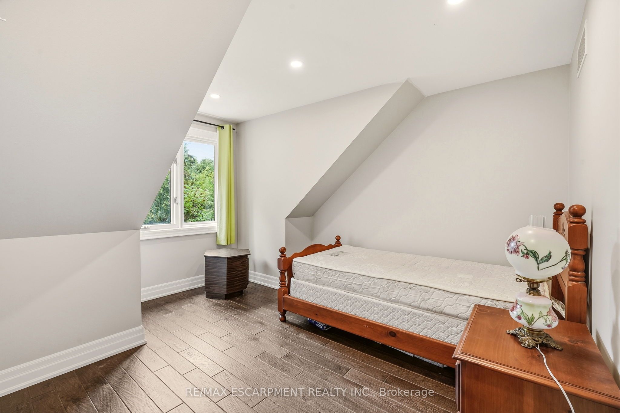 8010 Guelph Line Property Photo 24