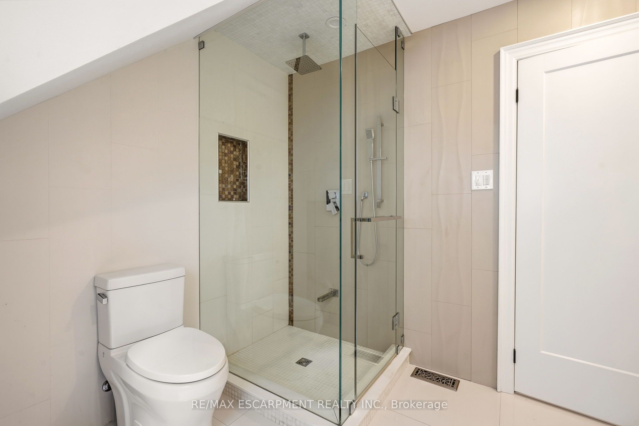 8010 Guelph Line Property Photo 27