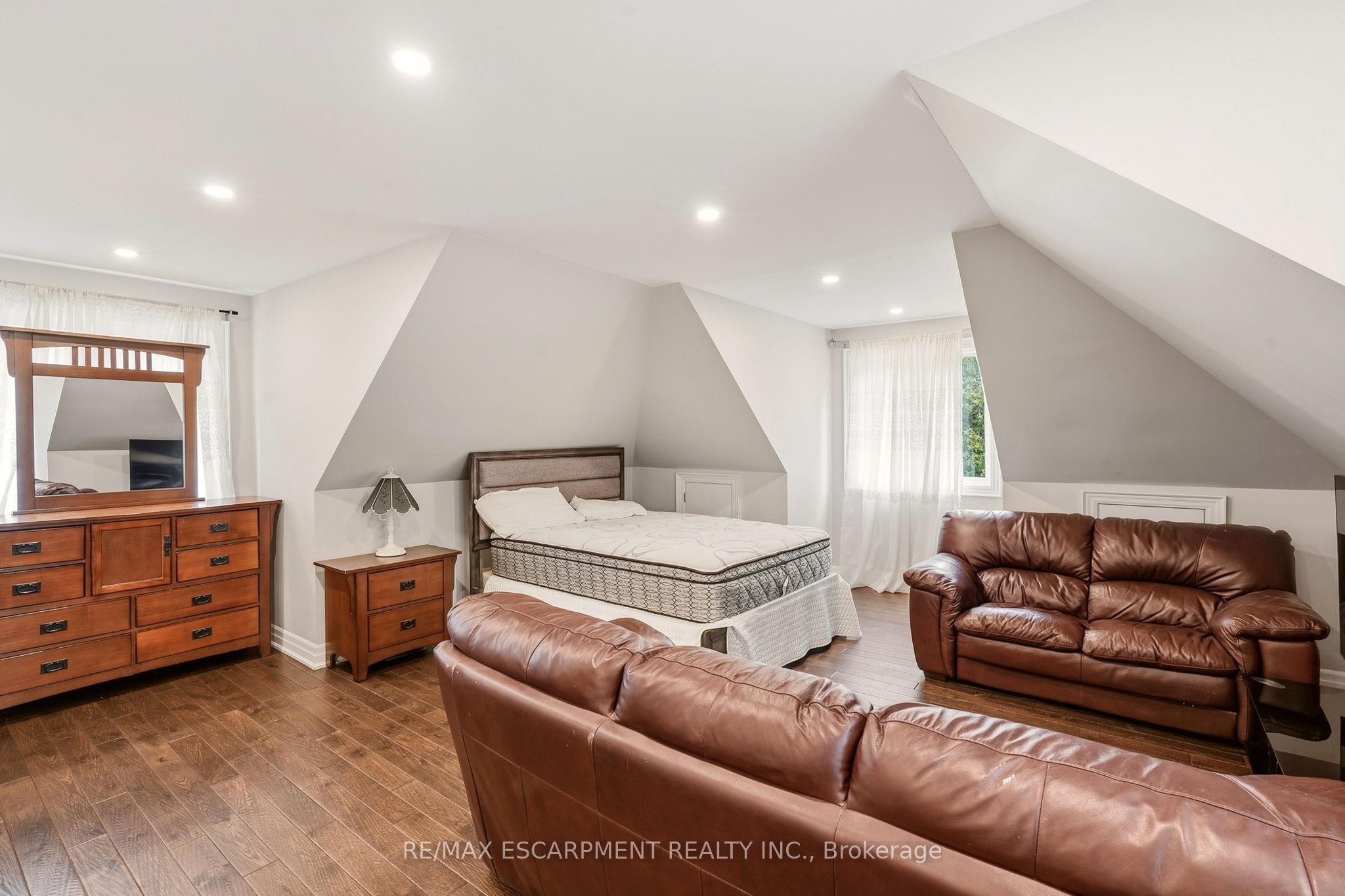 8010 Guelph Line Property Photo 28