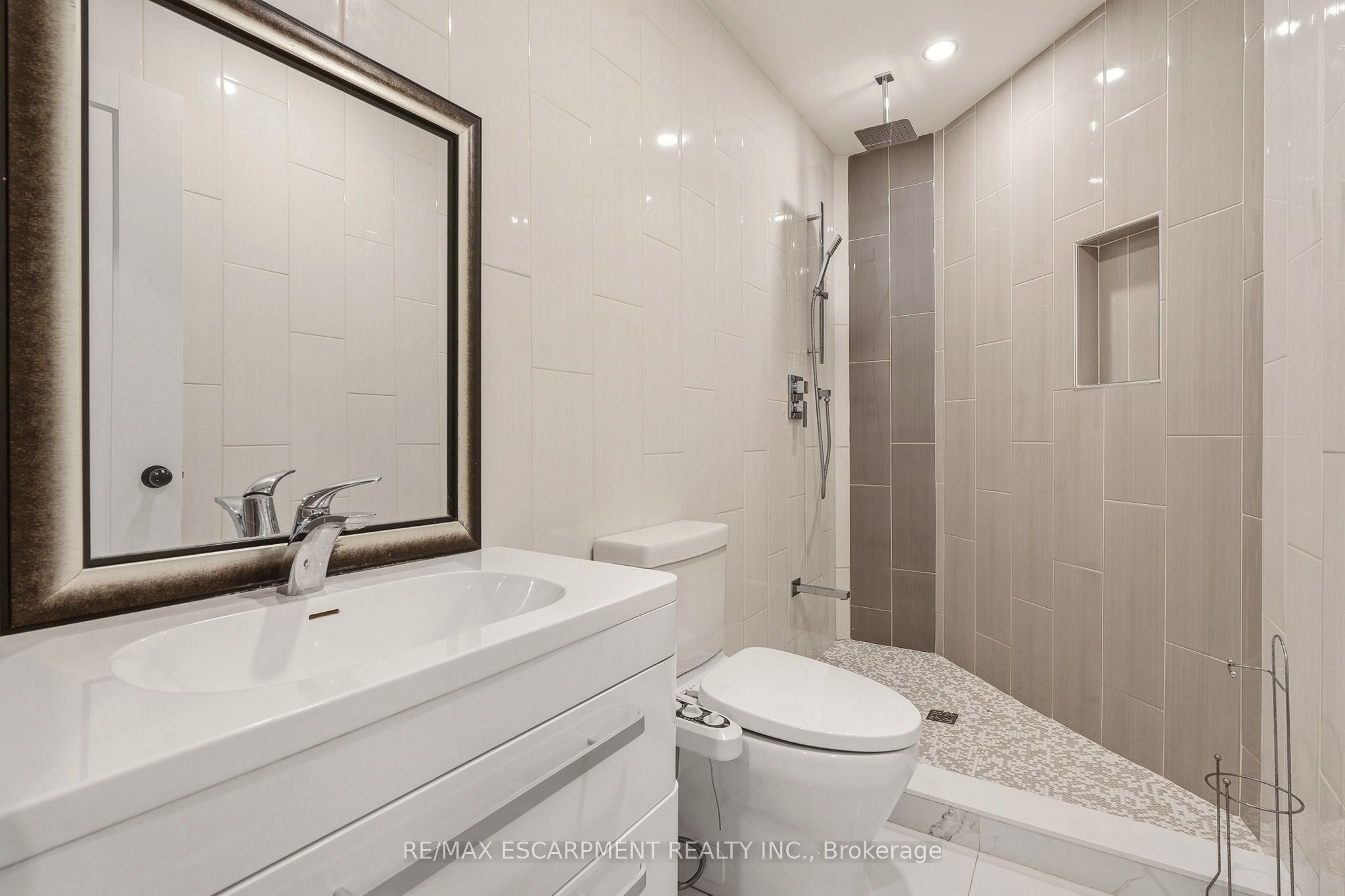 8010 Guelph Line Property Photo 33