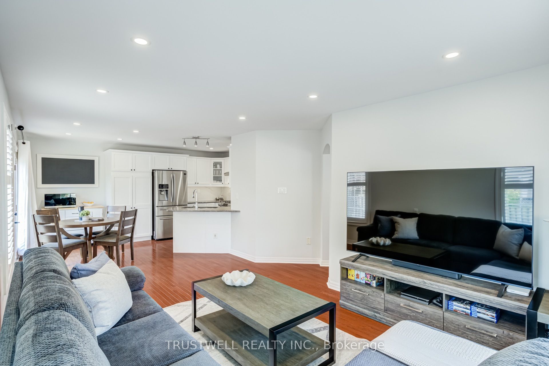 687 Irving Terrace Property Photo 11