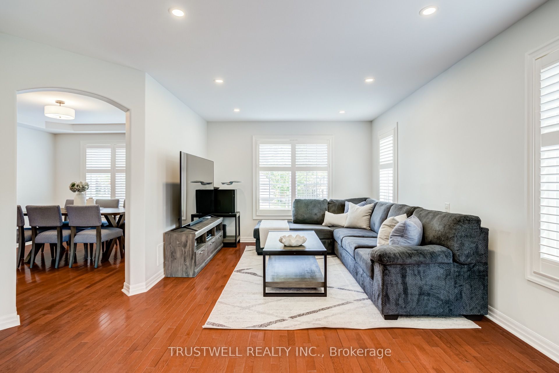 687 Irving Terrace Property Photo 12
