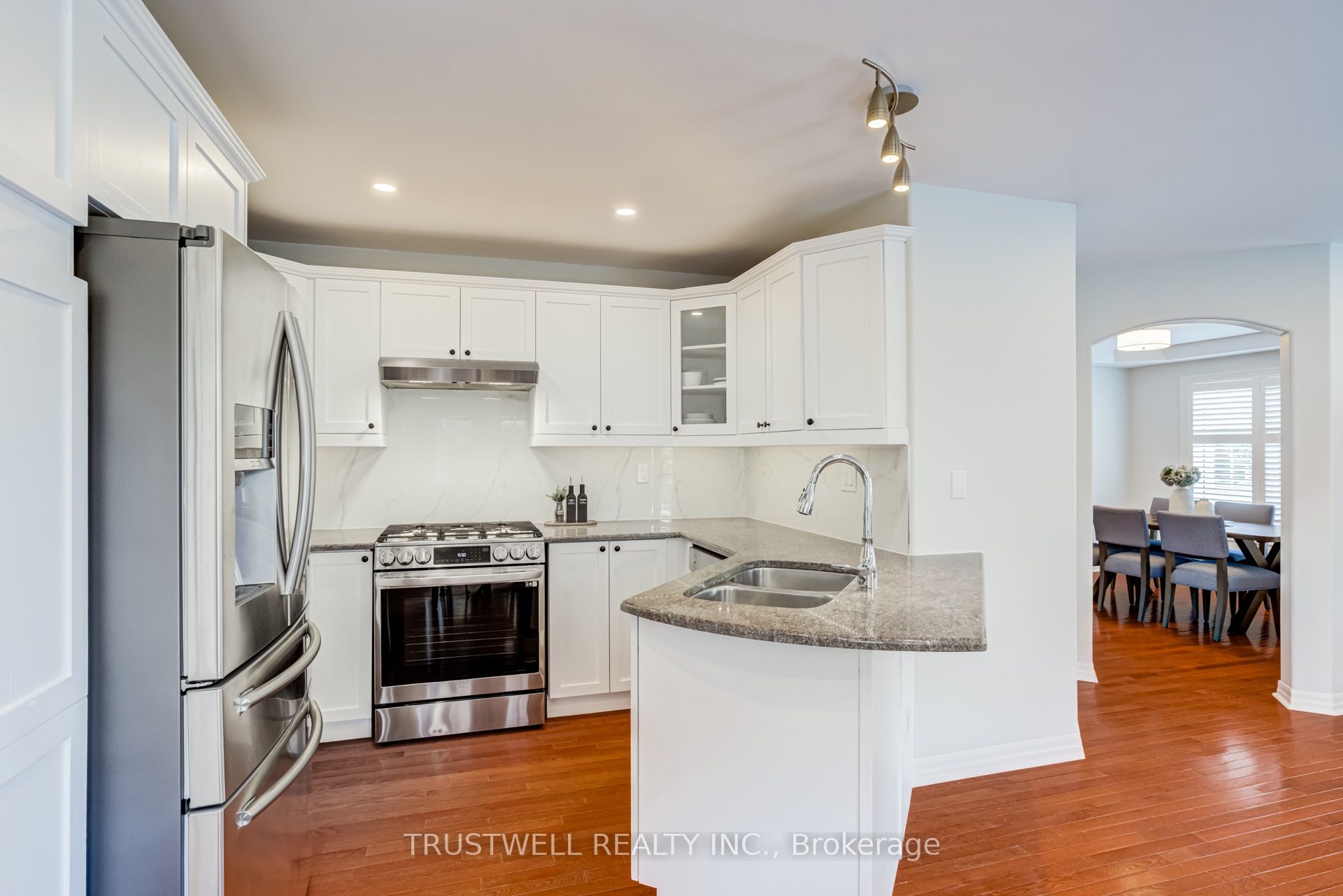 687 Irving Terrace Property Photo 17
