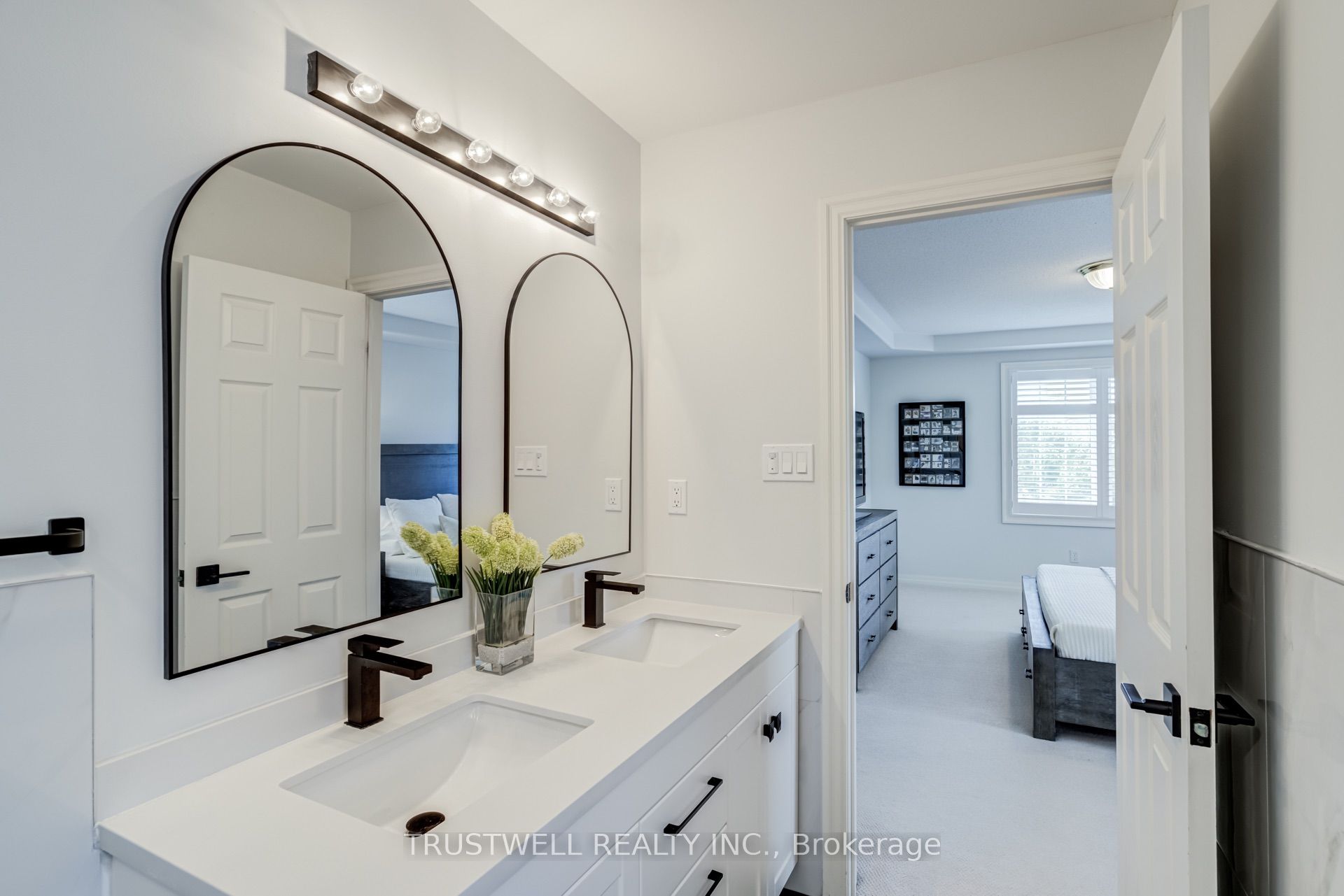 687 Irving Terrace Property Photo 23