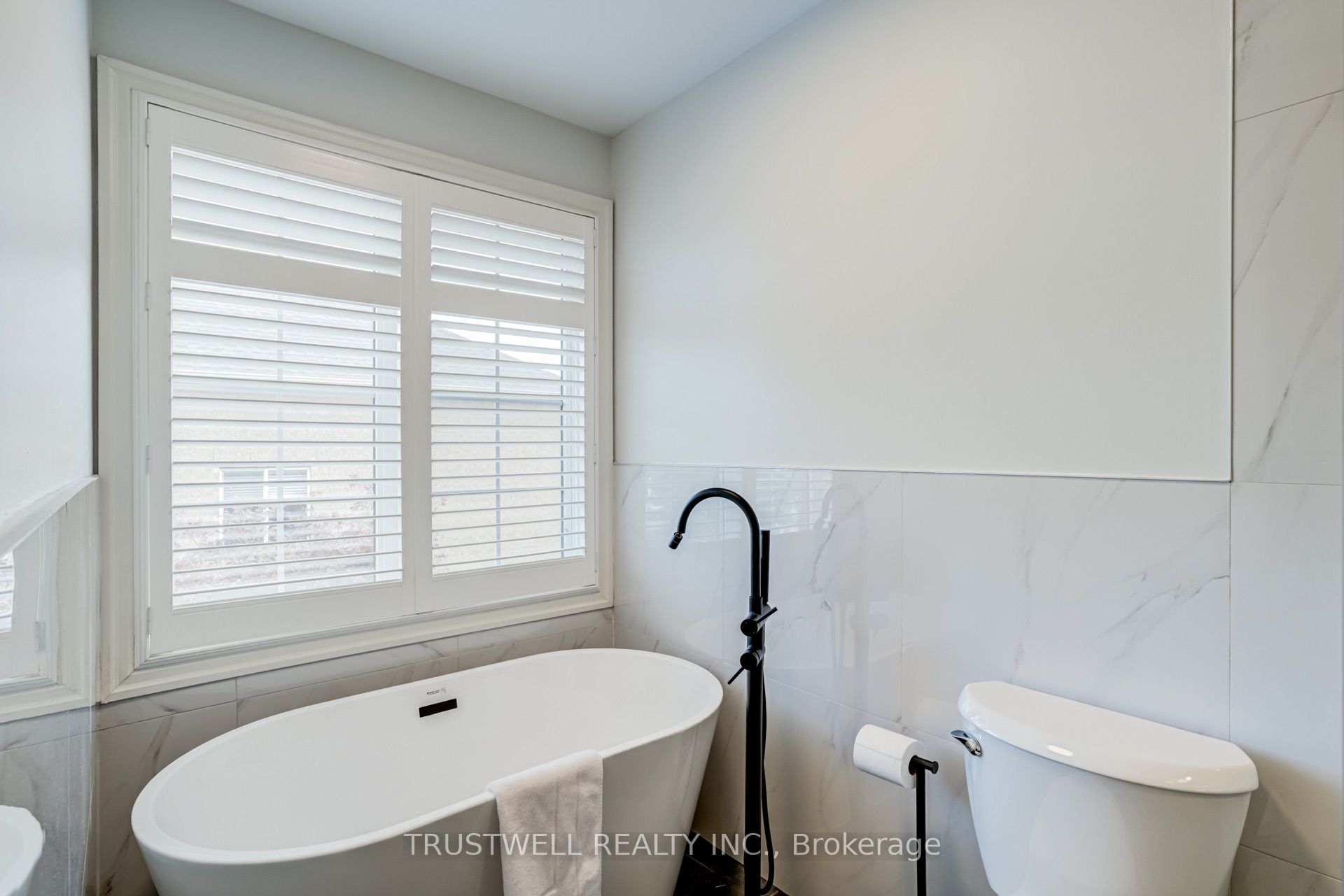 687 Irving Terrace Property Photo 24