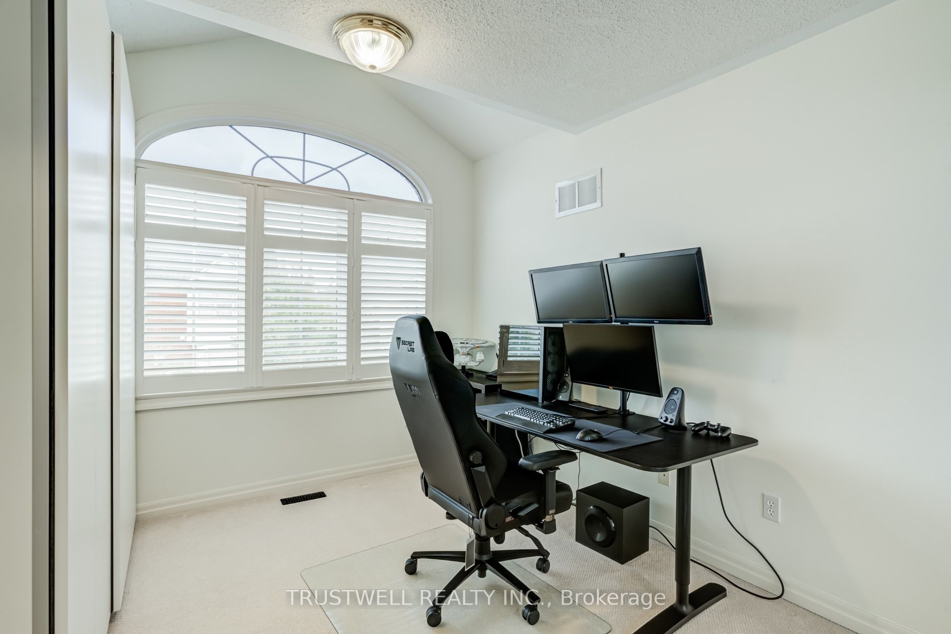 687 Irving Terrace Property Photo 29