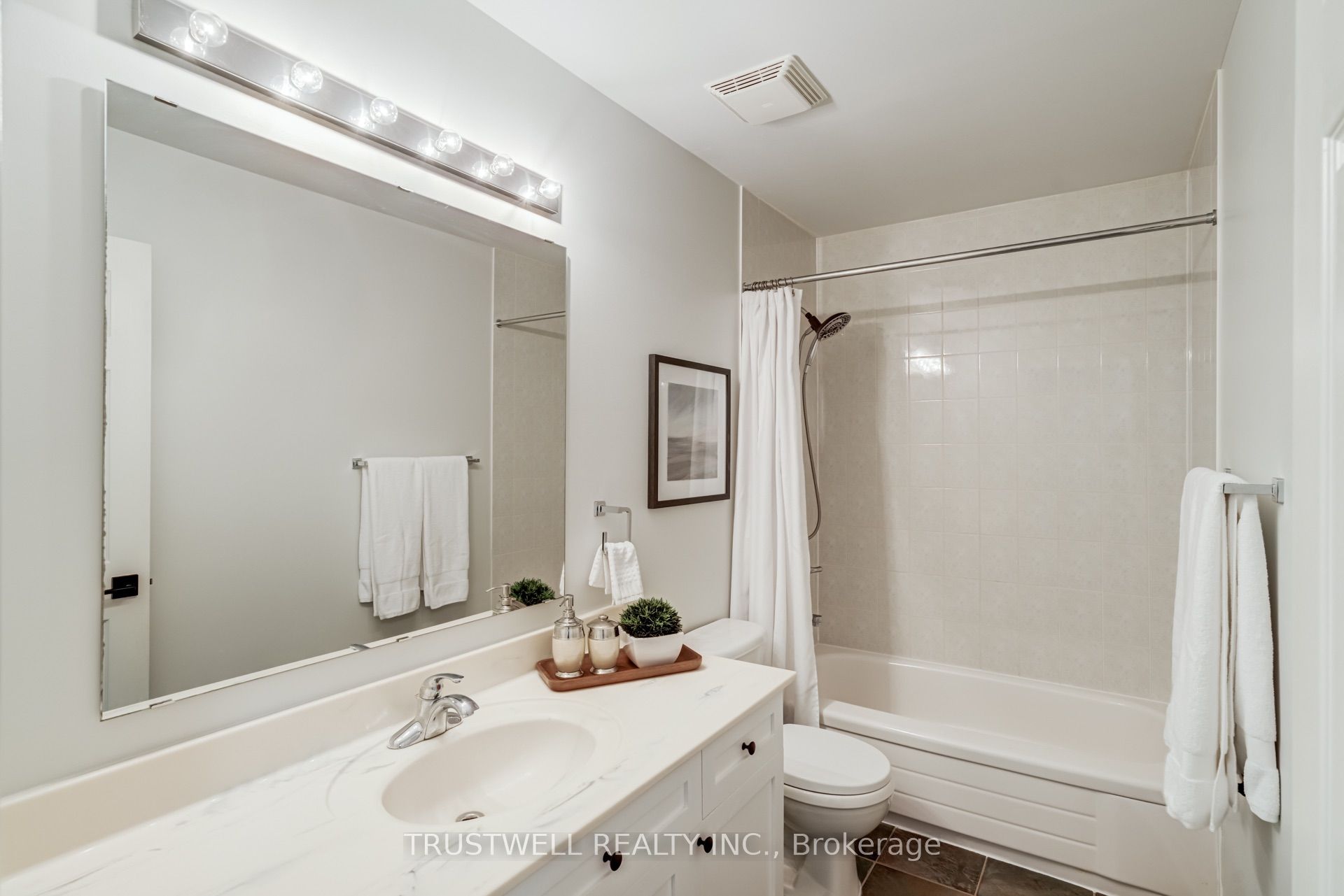 687 Irving Terrace Property Photo 30