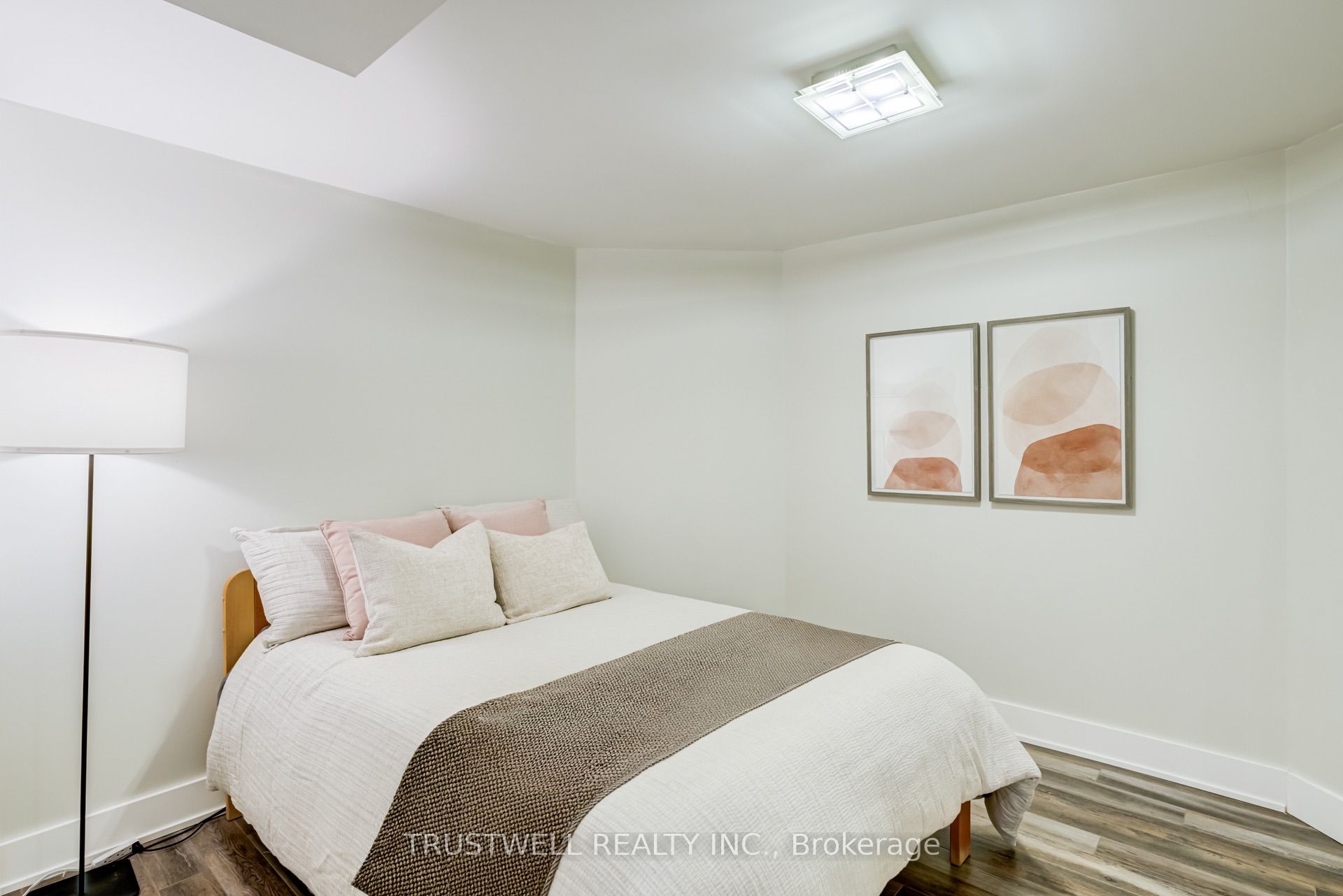 687 Irving Terrace Property Photo 35