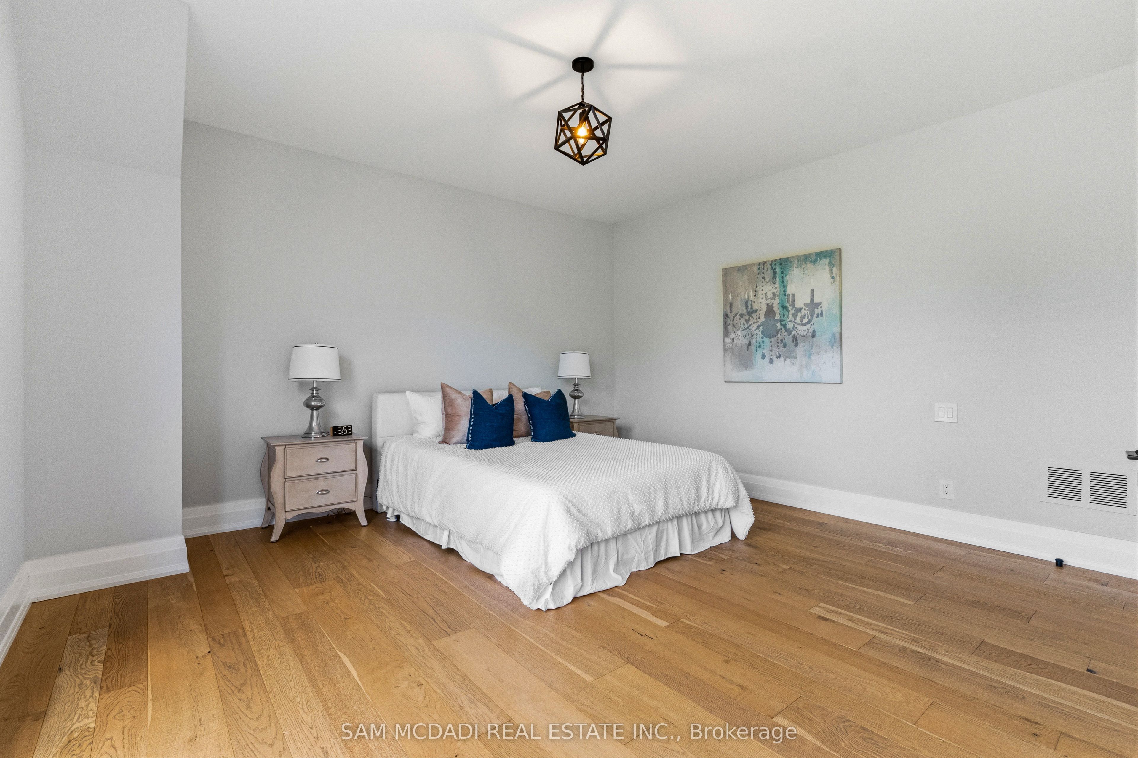 584 Fourth Line Property Photo 28