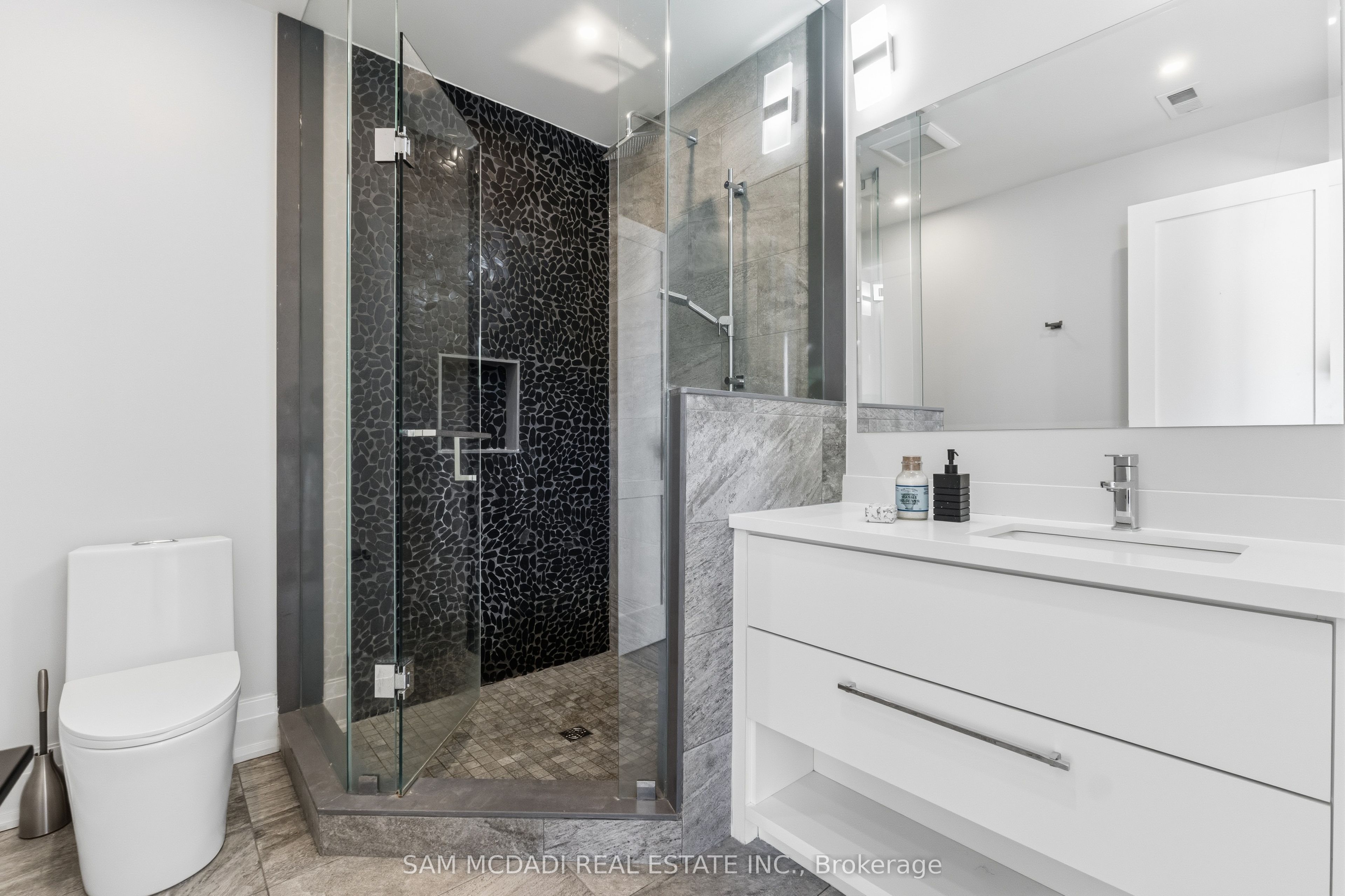 584 Fourth Line Property Photo 29