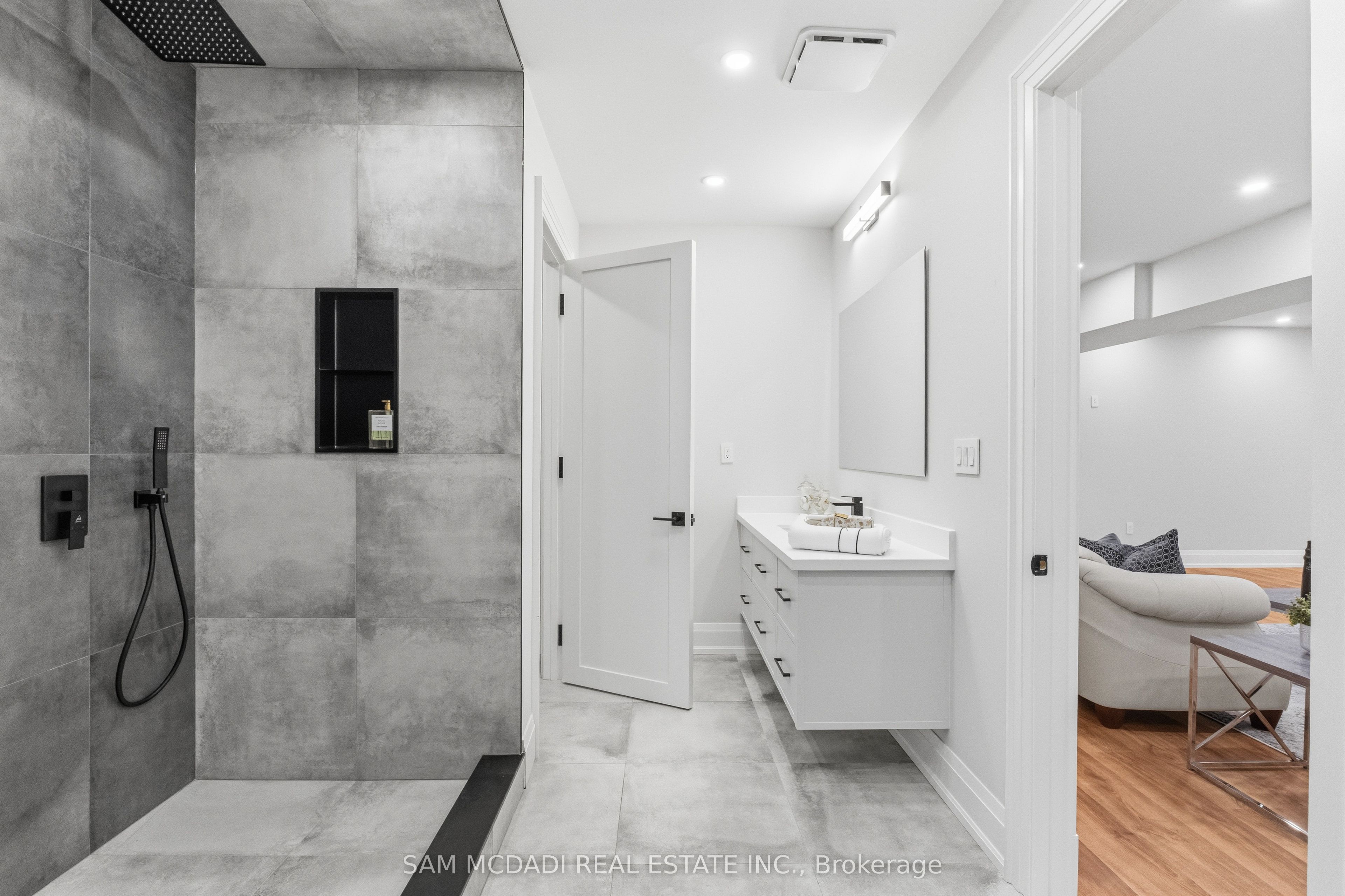 584 Fourth Line Property Photo 44