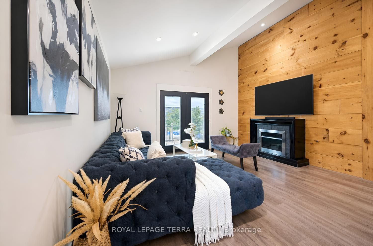1571 Lewisham Drive Property Photo 12