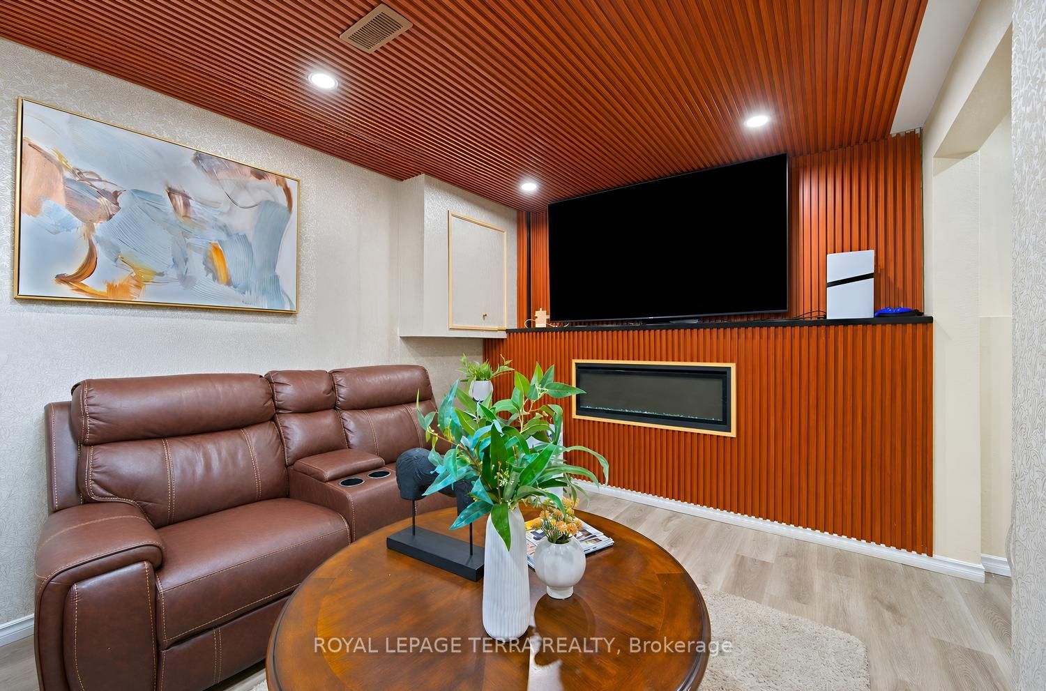 1571 Lewisham Drive Property Photo 38