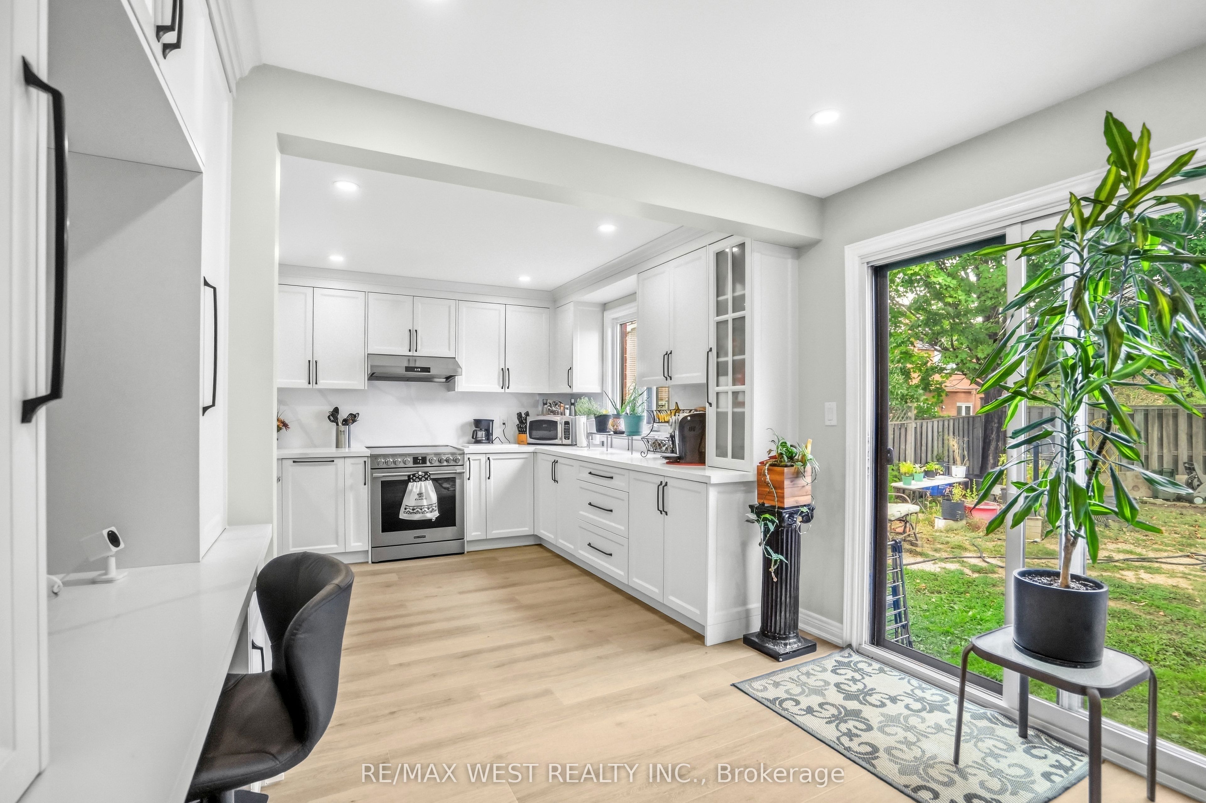 34 Sweet Oak Court Property Photo 1