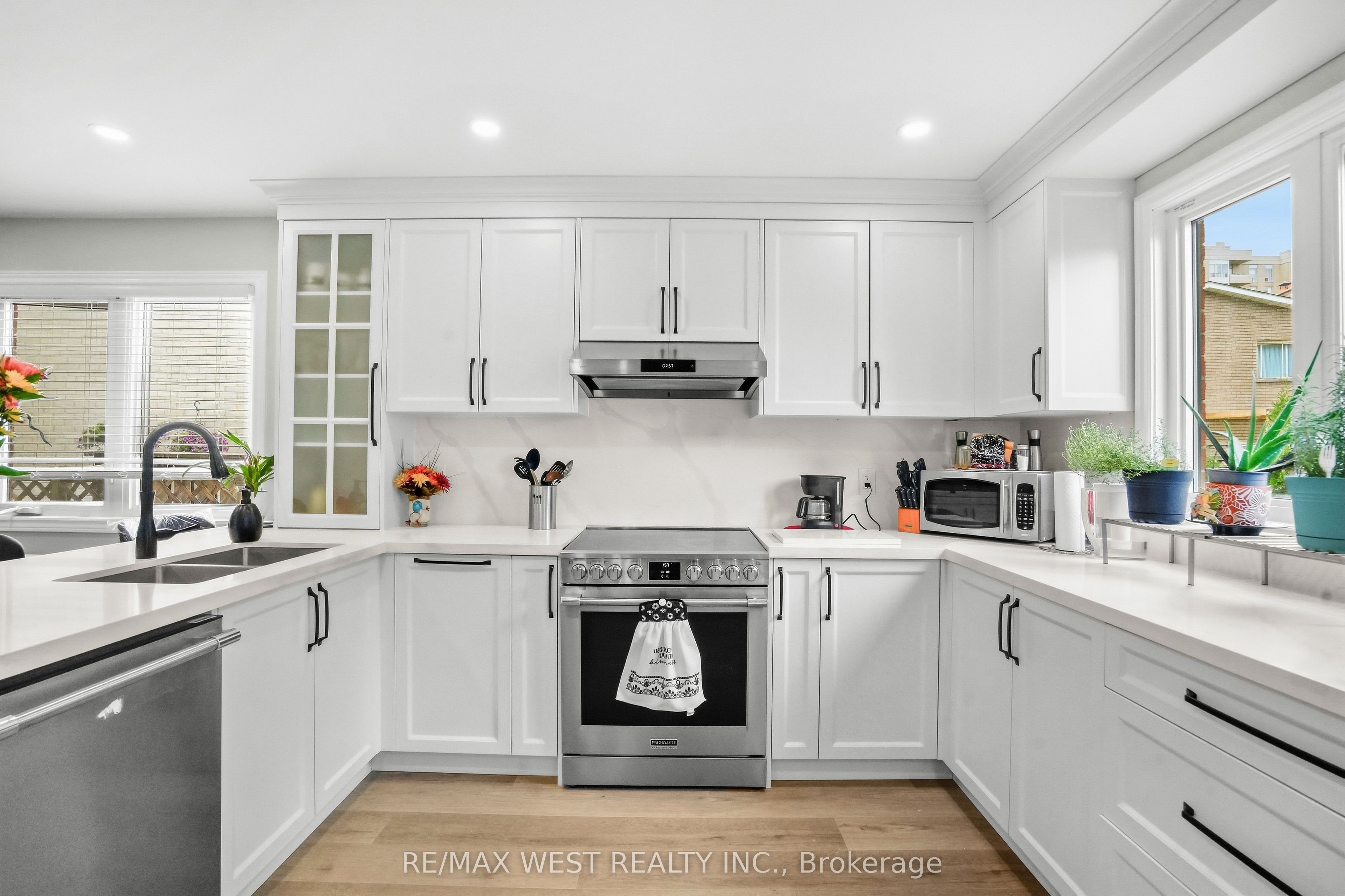 34 Sweet Oak Court Property Photo 2