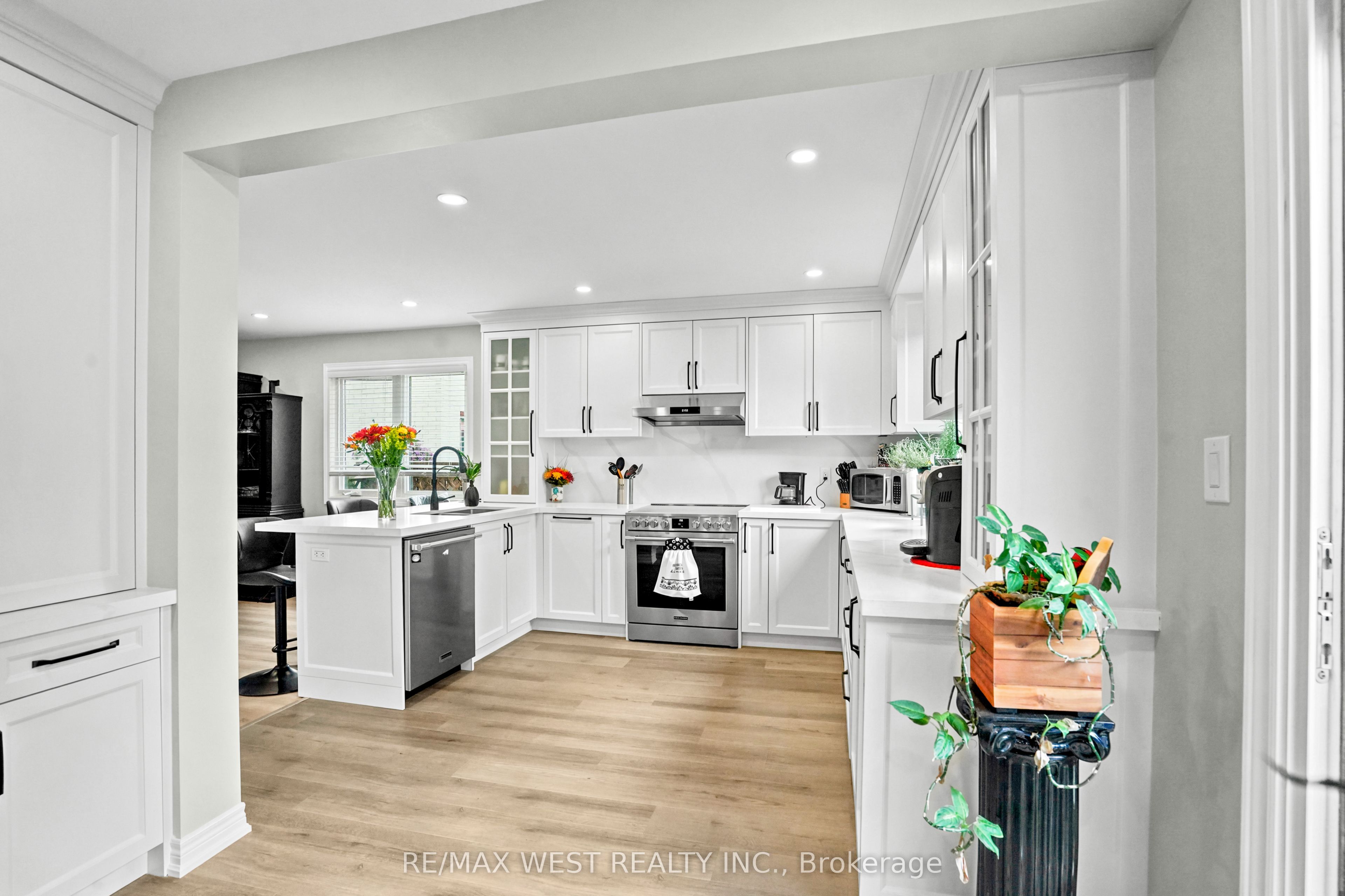 34 Sweet Oak Court Property Photo 4