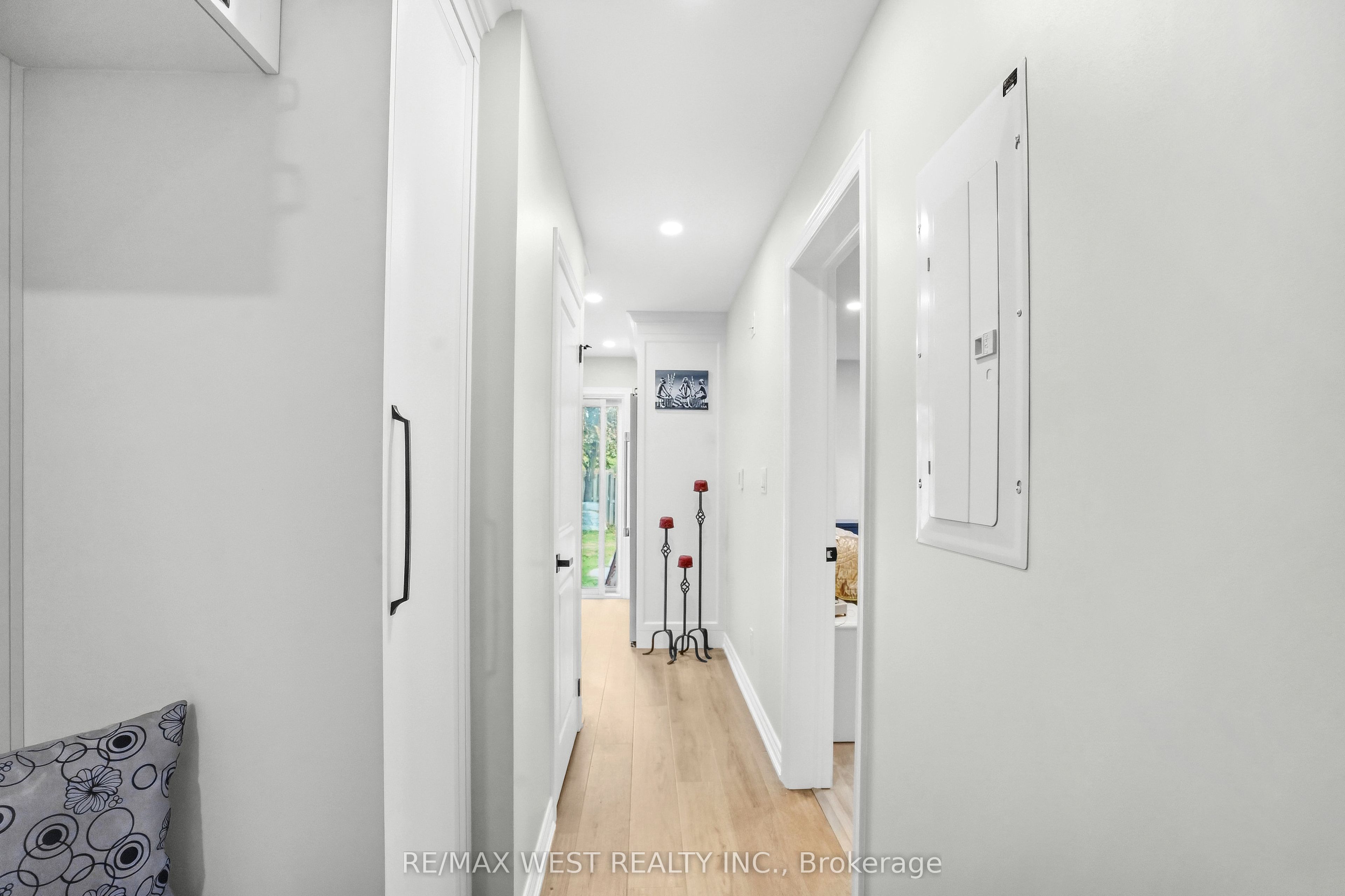 34 Sweet Oak Court Property Photo 6