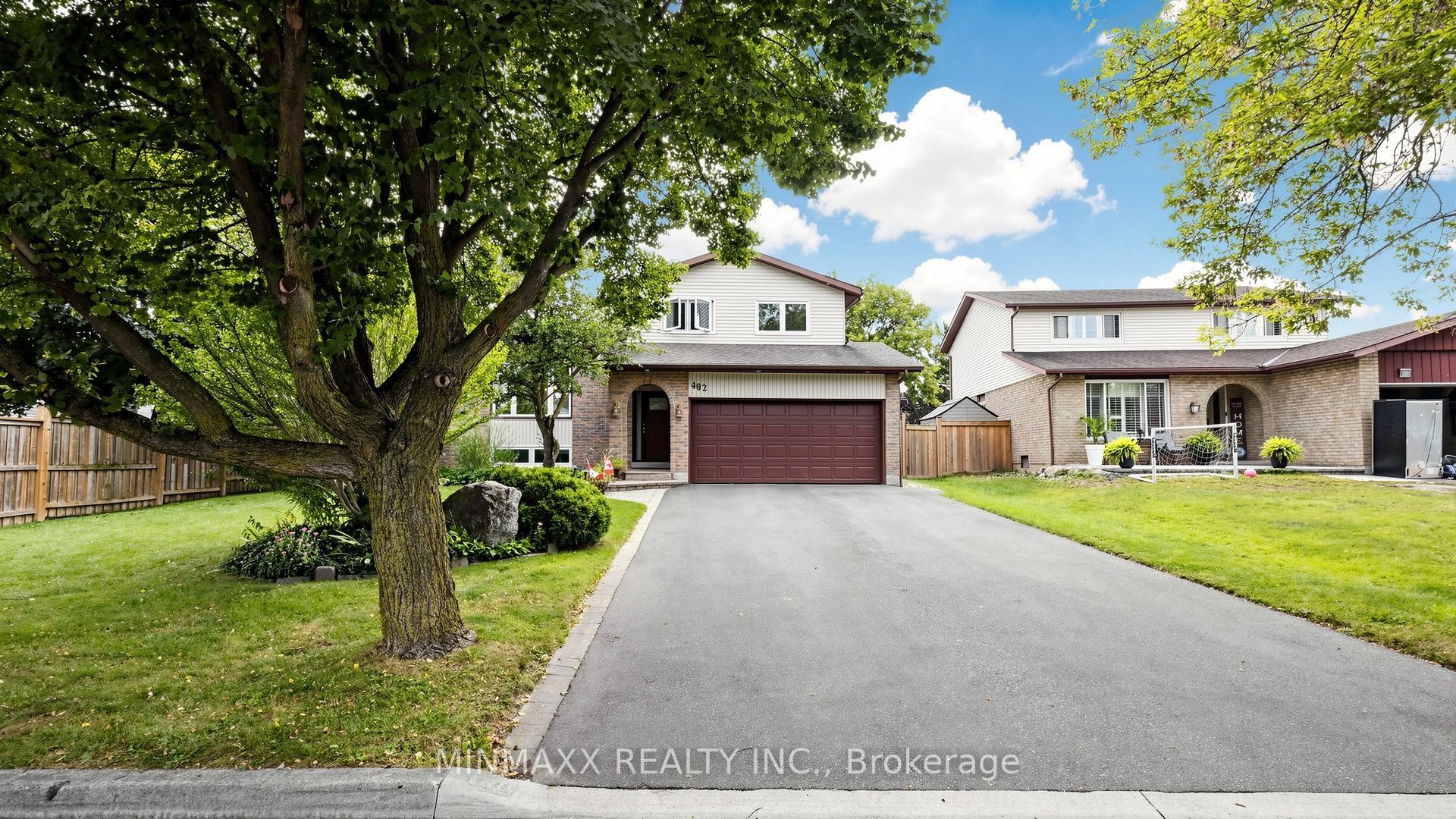 482 Gowland Crescent