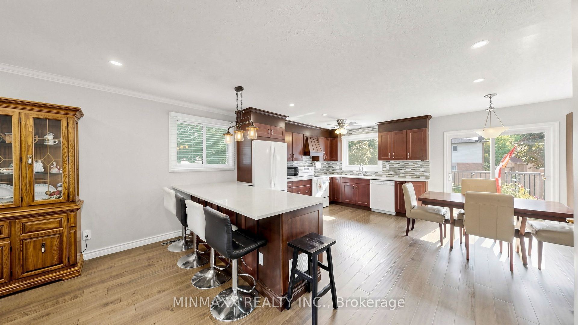 482 Gowland Crescent Property Photo 16