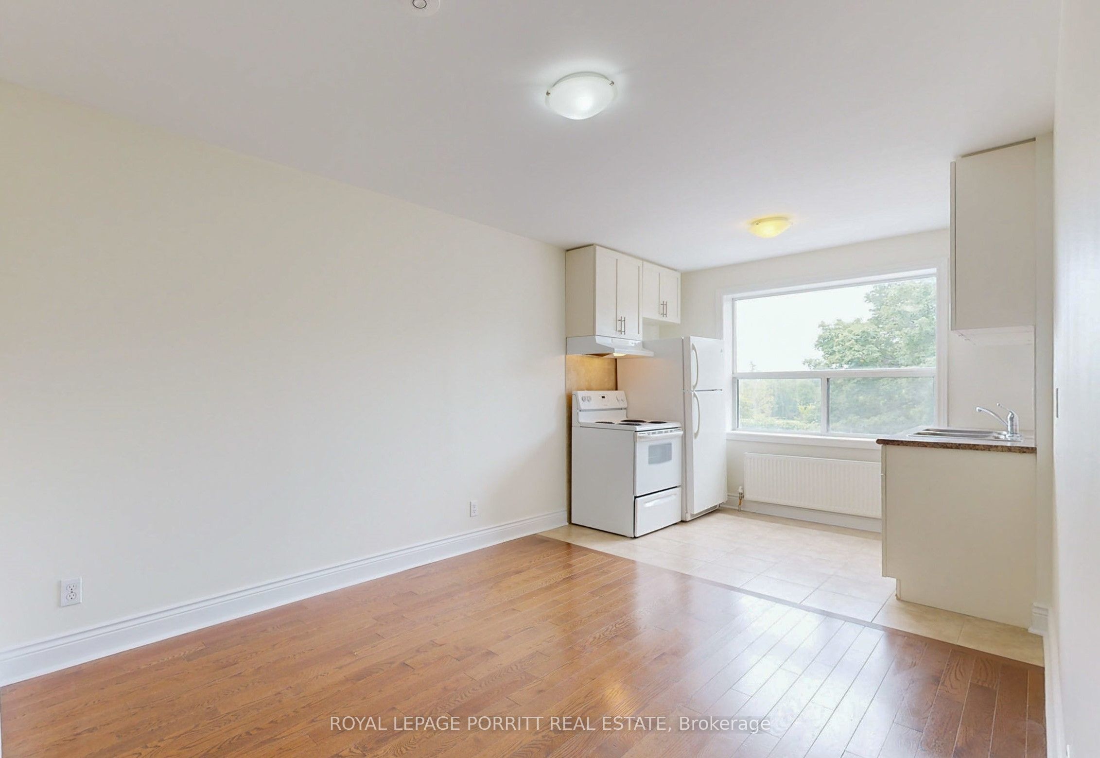 3511 Lake Shore Boulevard W 6 Property Photo 4