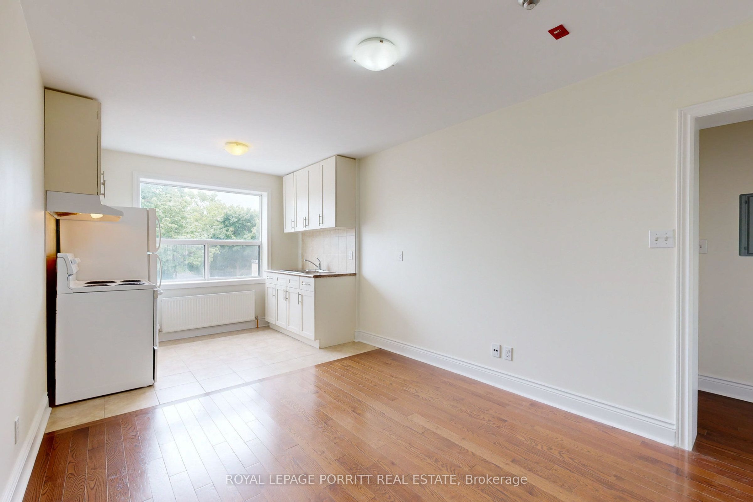 3511 Lake Shore Boulevard W 6 Property Photo 5