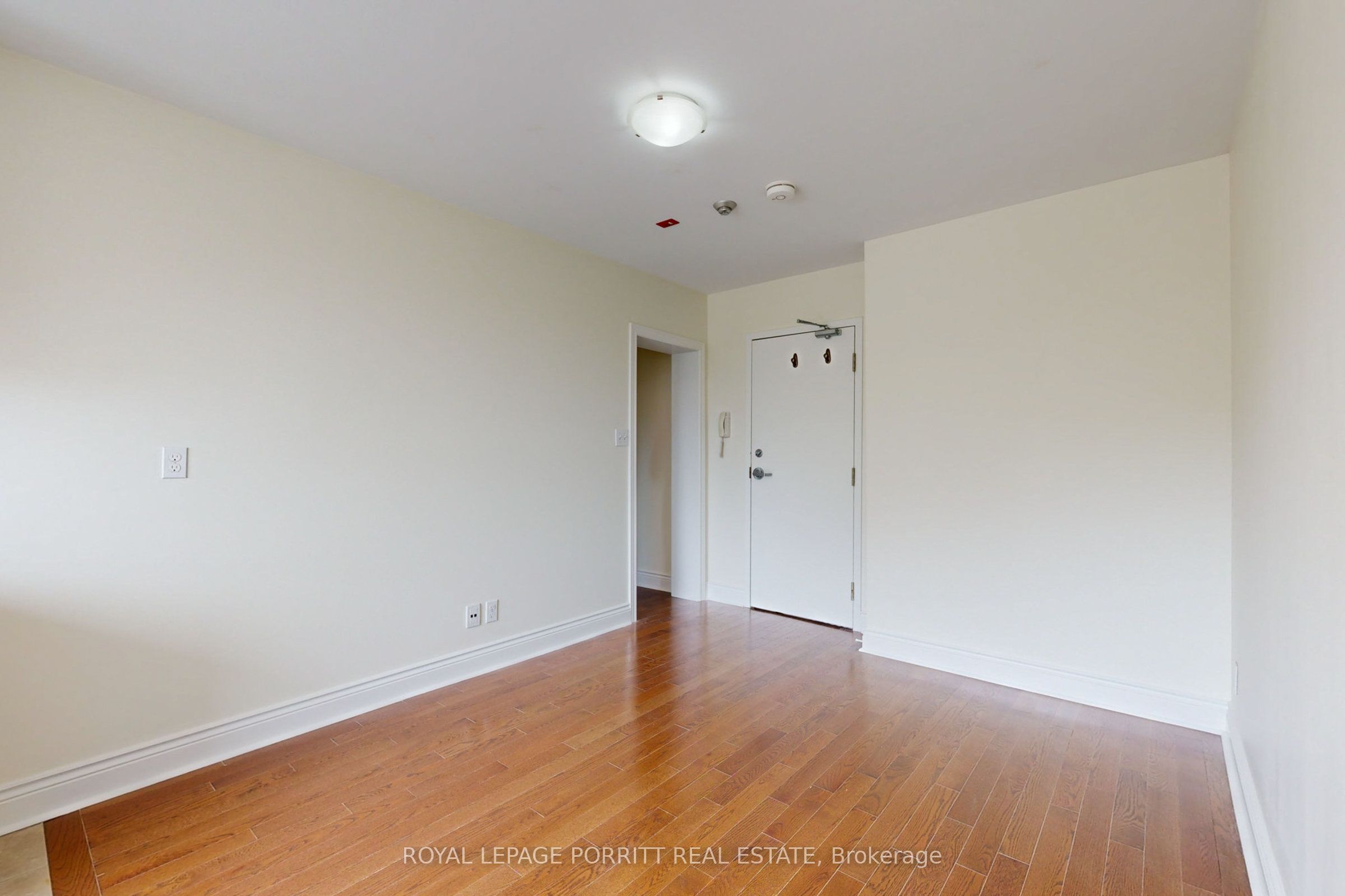 3511 Lake Shore Boulevard W 6 Property Photo 8
