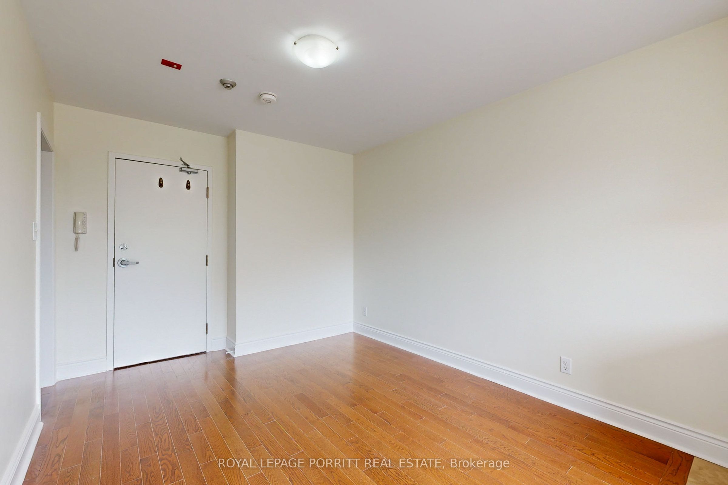3511 Lake Shore Boulevard W 6 Property Photo 9