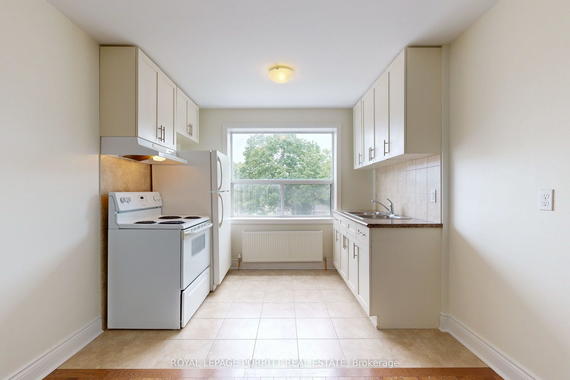 3511 Lake Shore Boulevard W 6 Property Photo 10