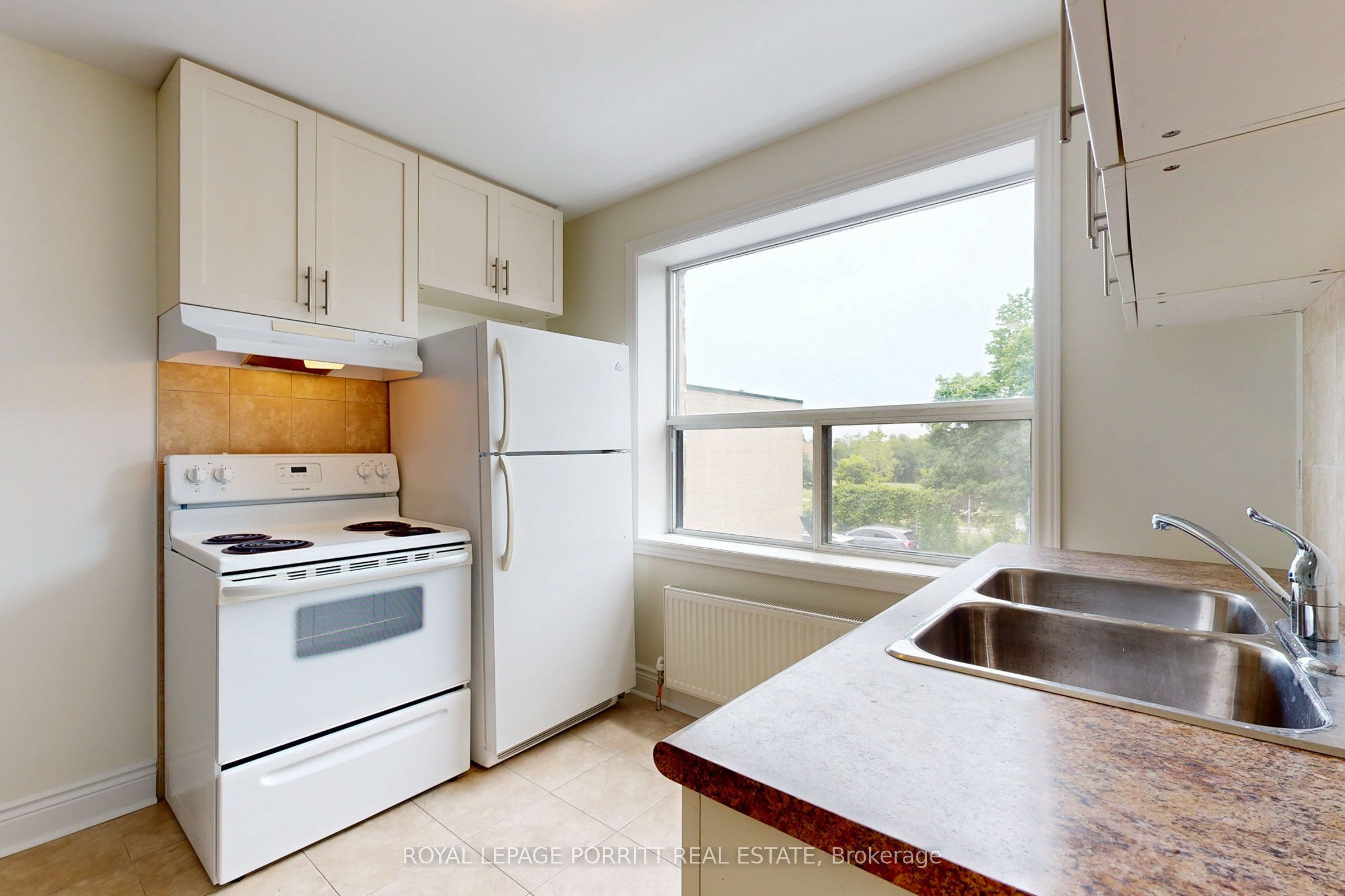 3511 Lake Shore Boulevard W 6 Property Photo 11