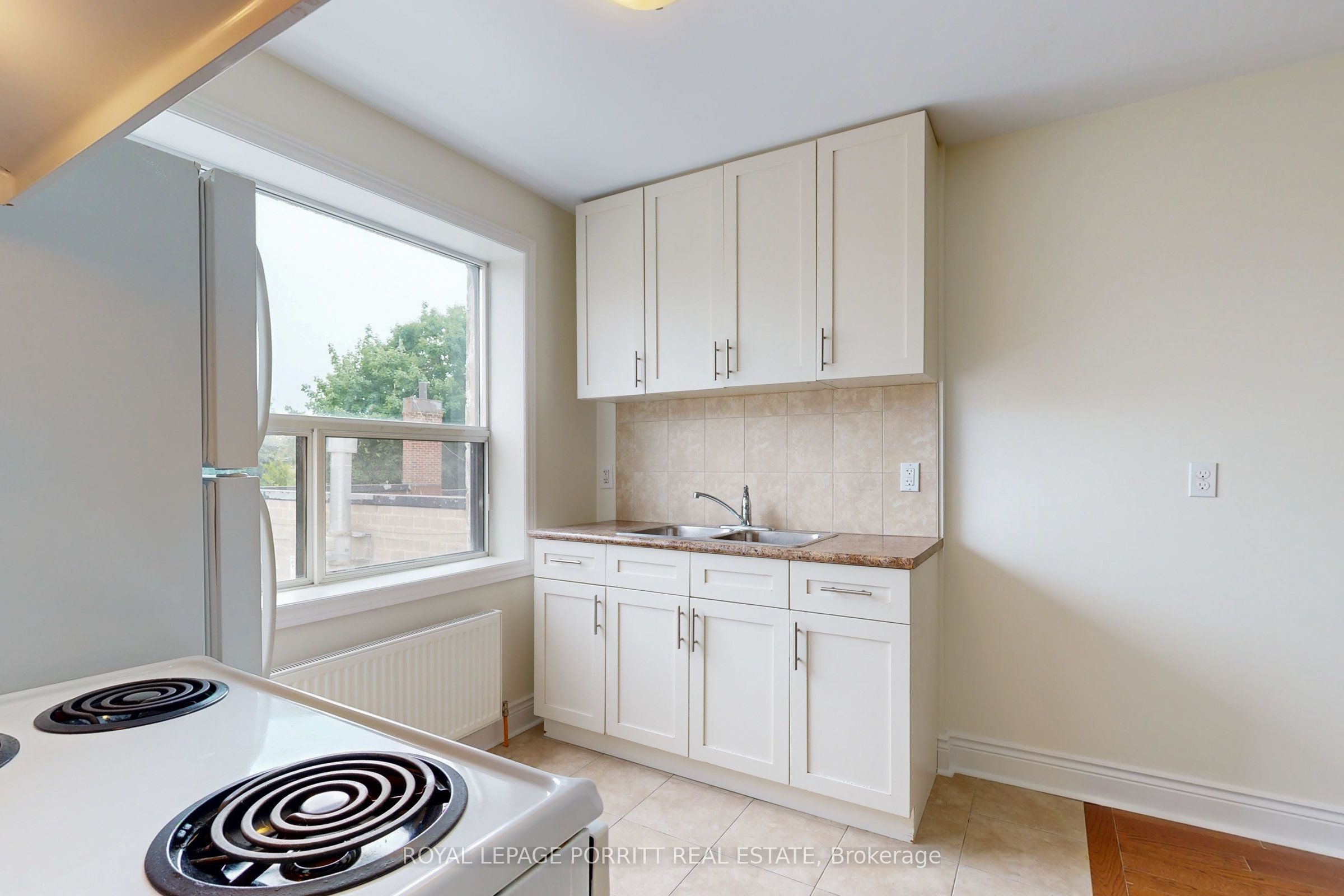 3511 Lake Shore Boulevard W 6 Property Photo 13