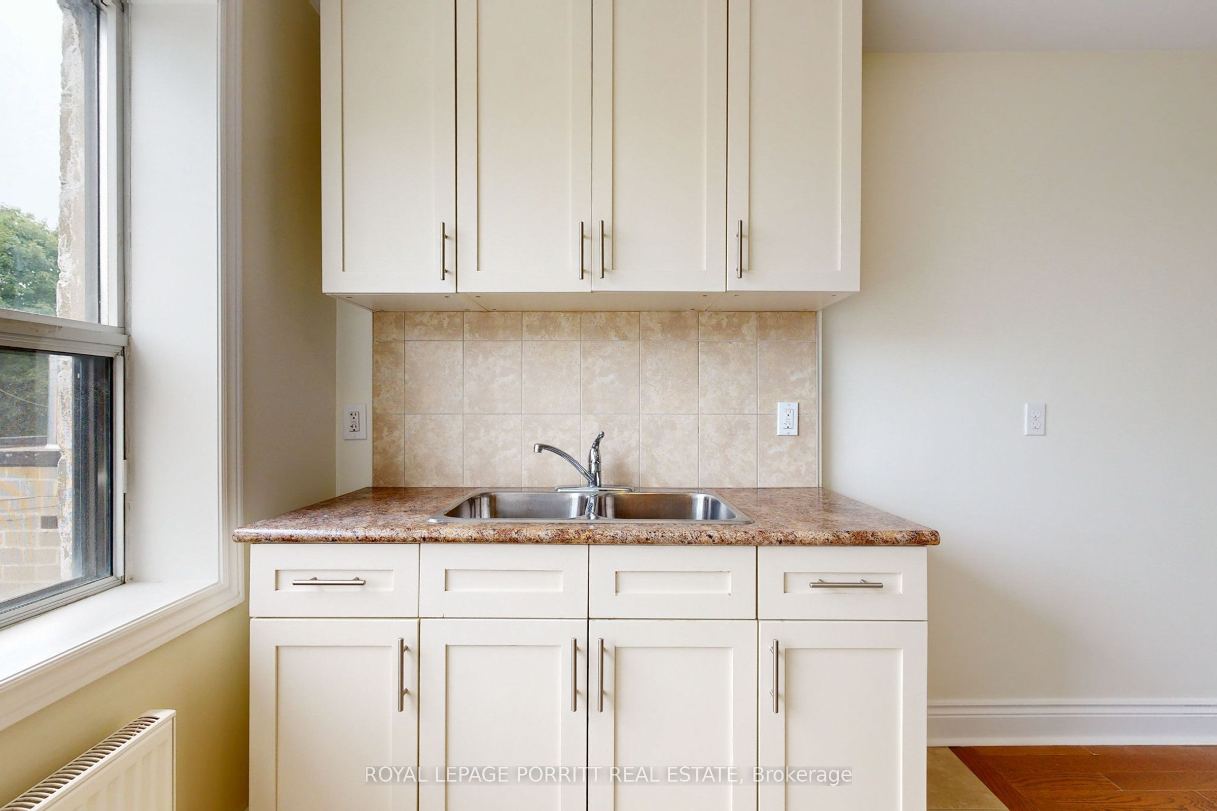 3511 Lake Shore Boulevard W 6 Property Photo 14
