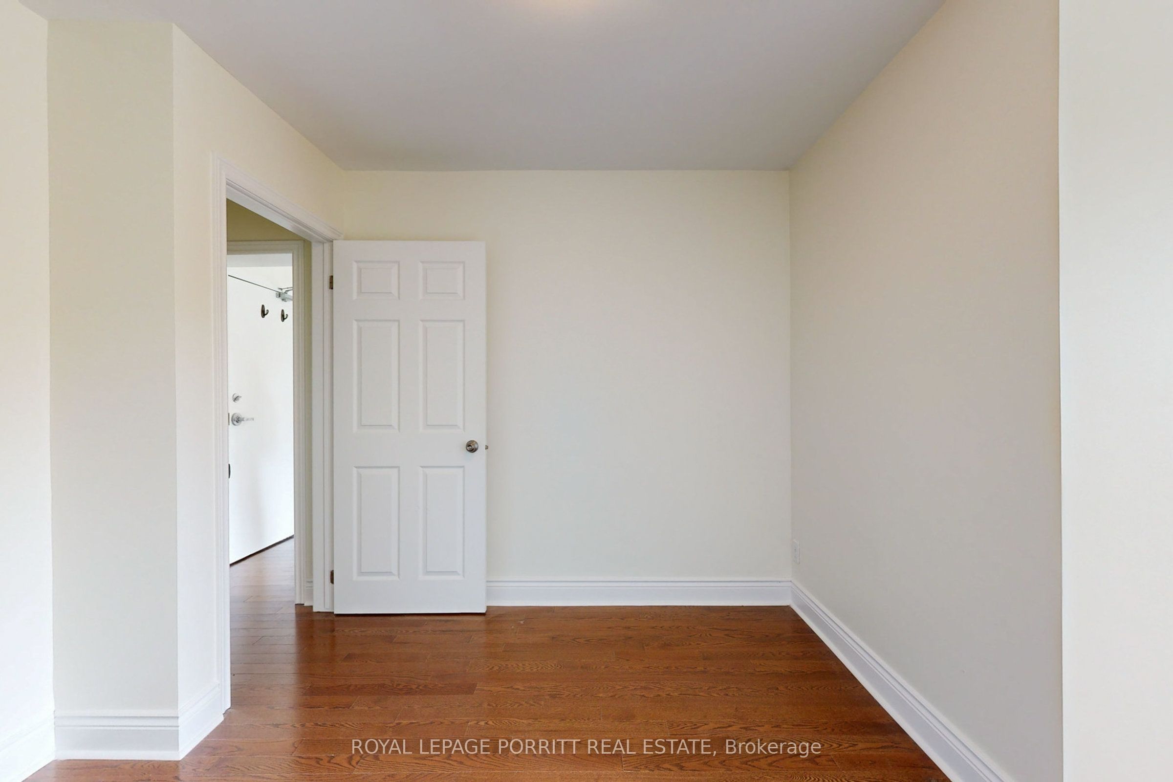 3511 Lake Shore Boulevard W 6 Property Photo 21