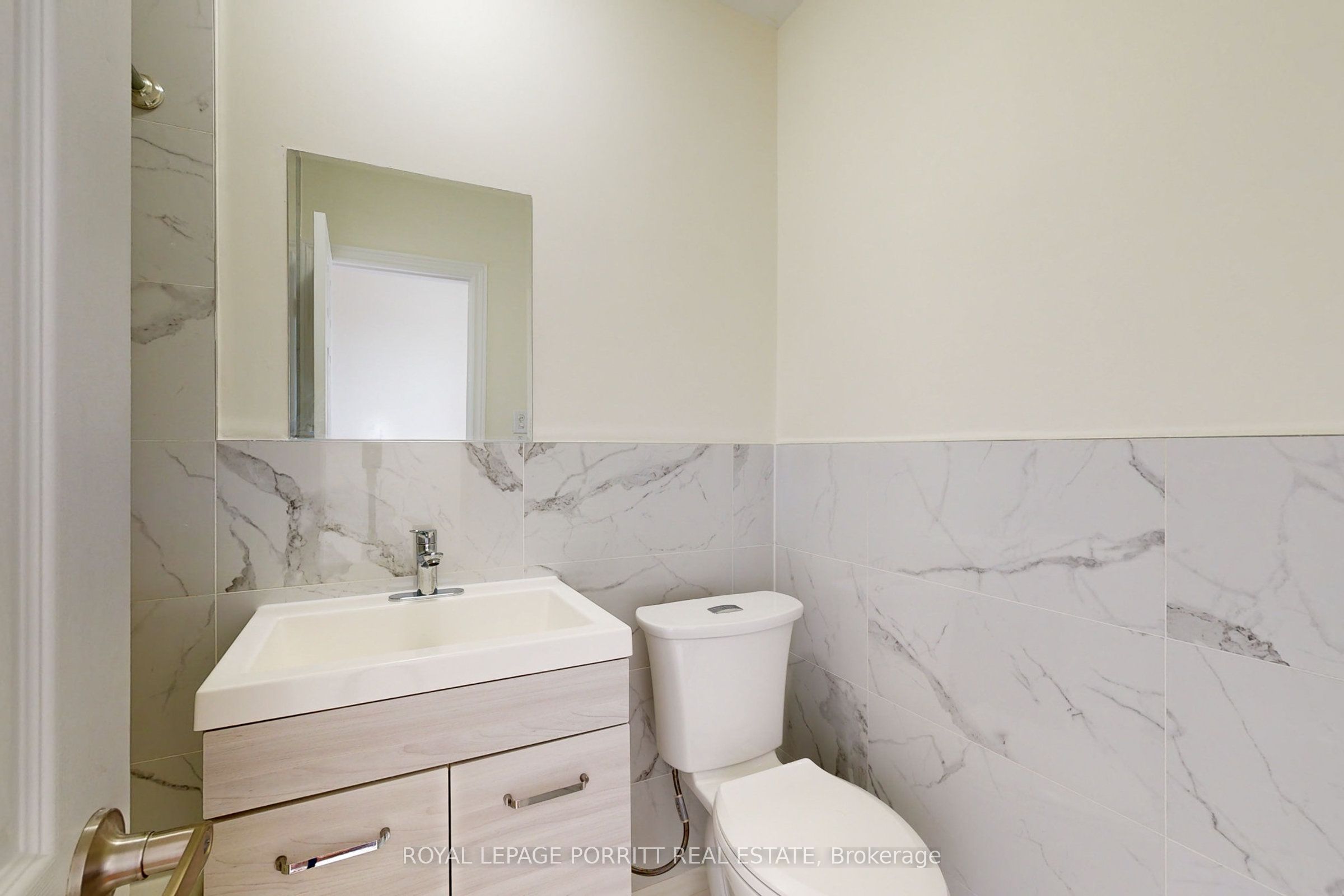 3511 Lake Shore Boulevard W 6 Property Photo 24