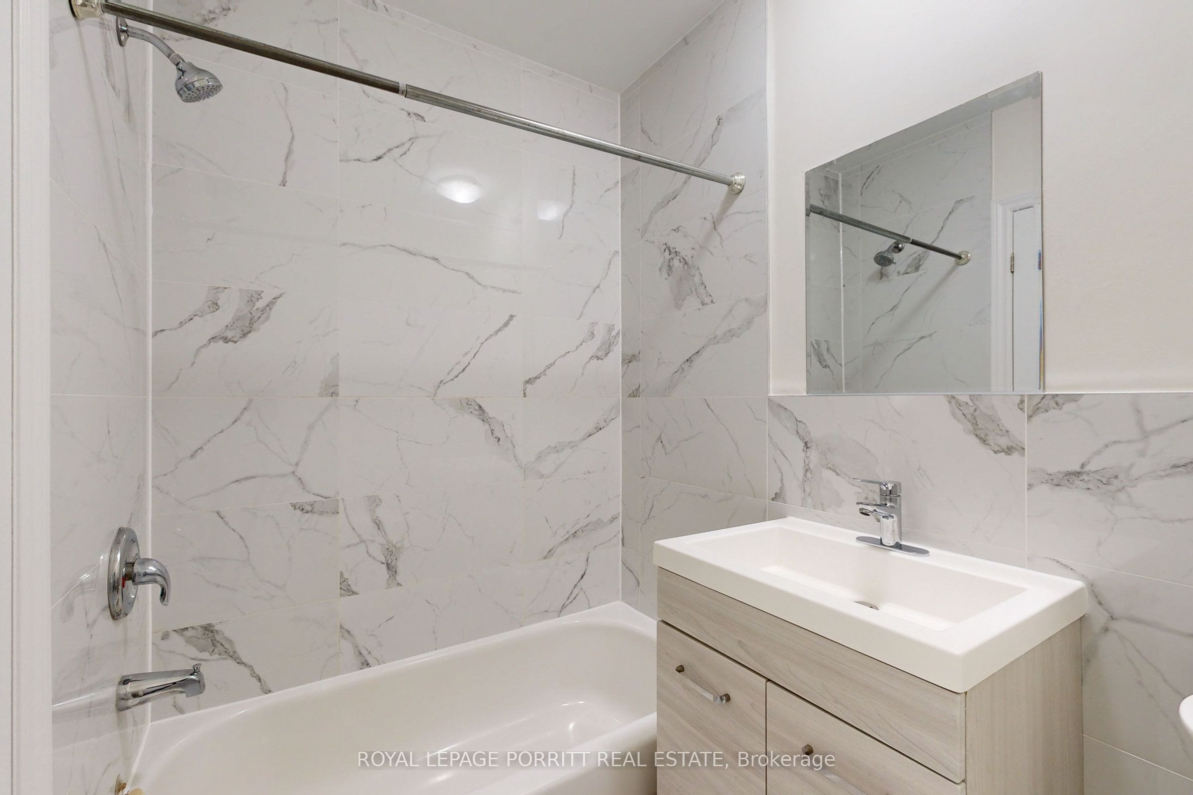 3511 Lake Shore Boulevard W 6 Property Photo 25