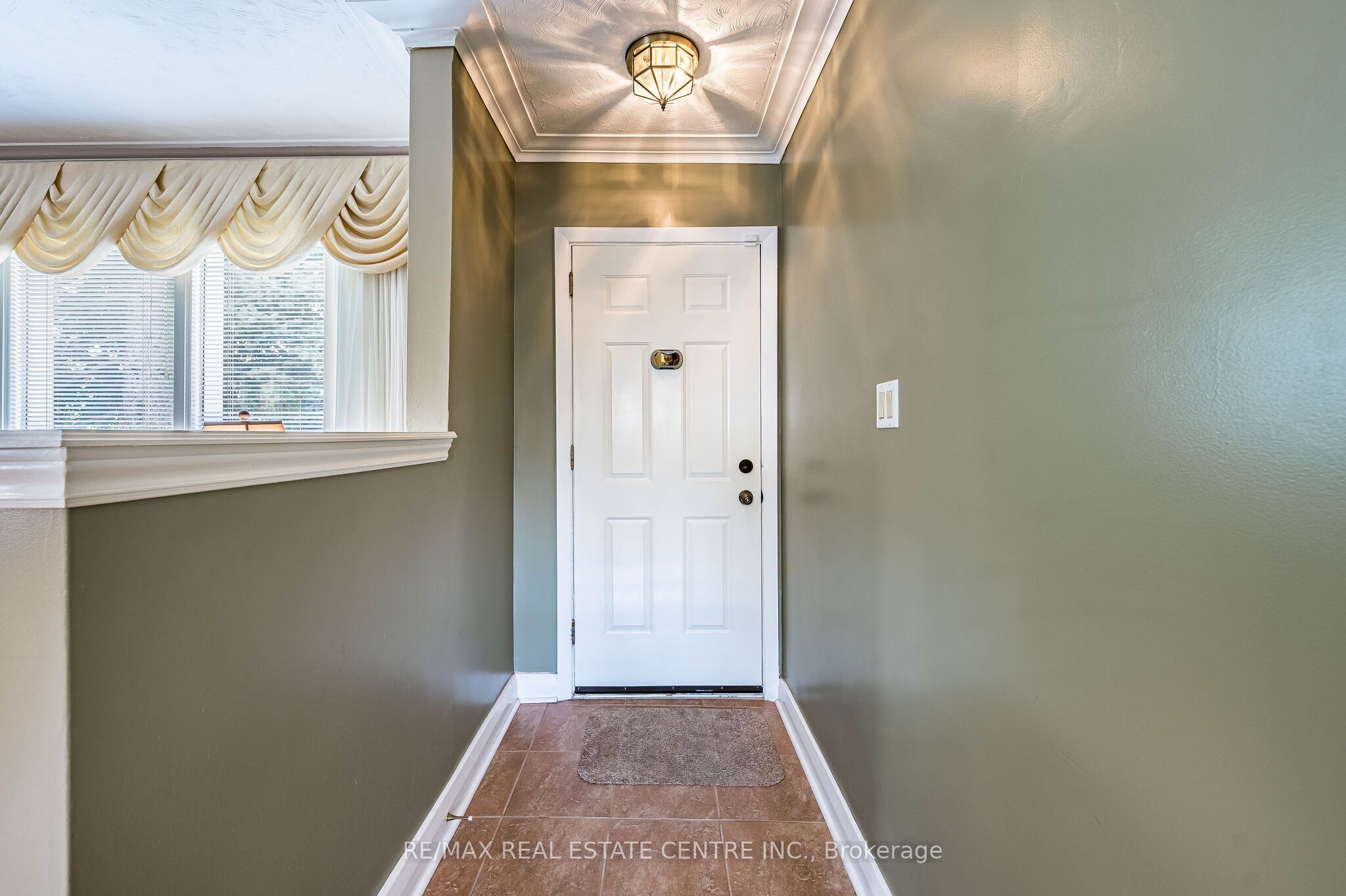 2591 Whaley Drive Property Photo 5