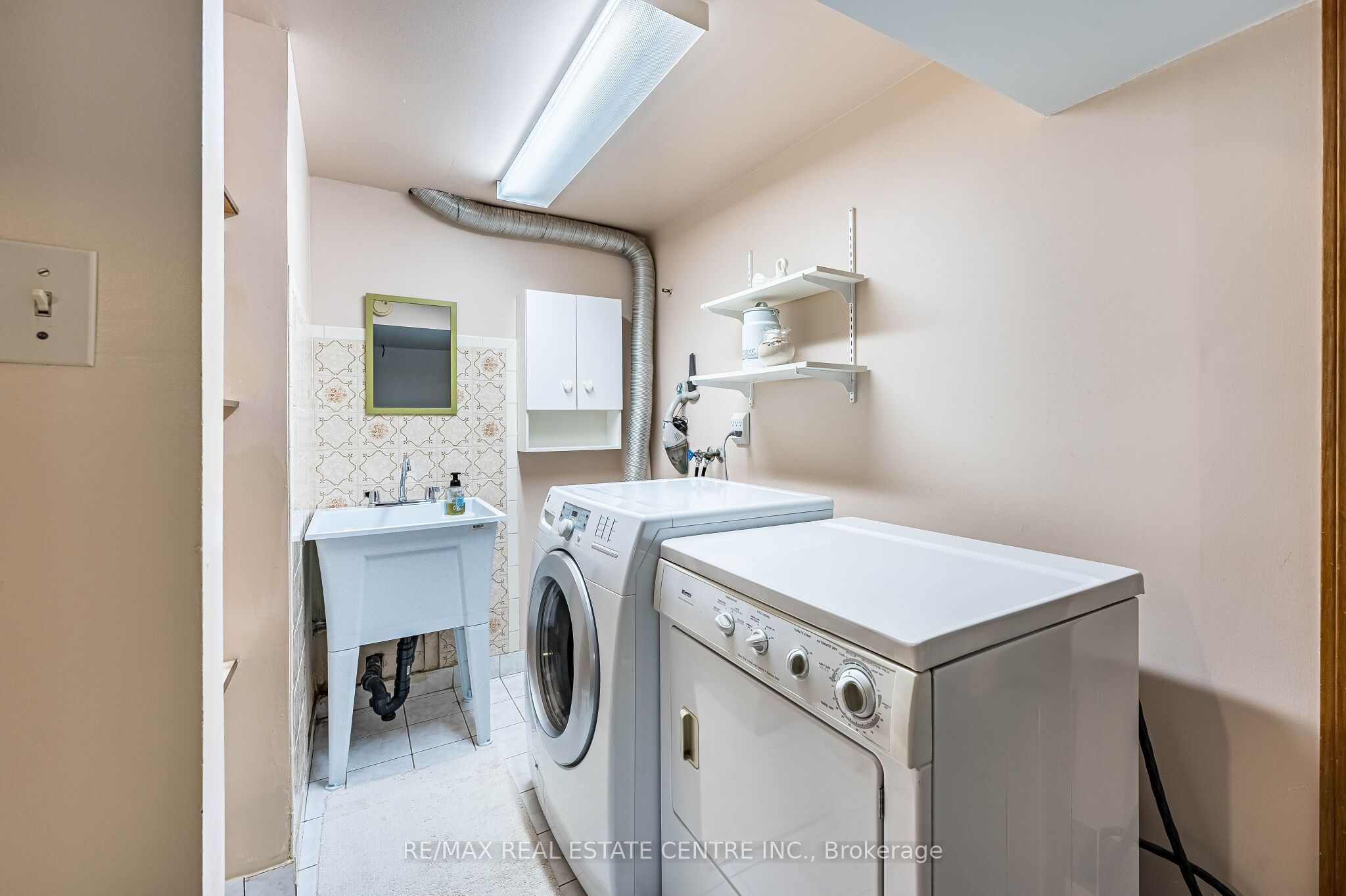 2591 Whaley Drive Property Photo 42
