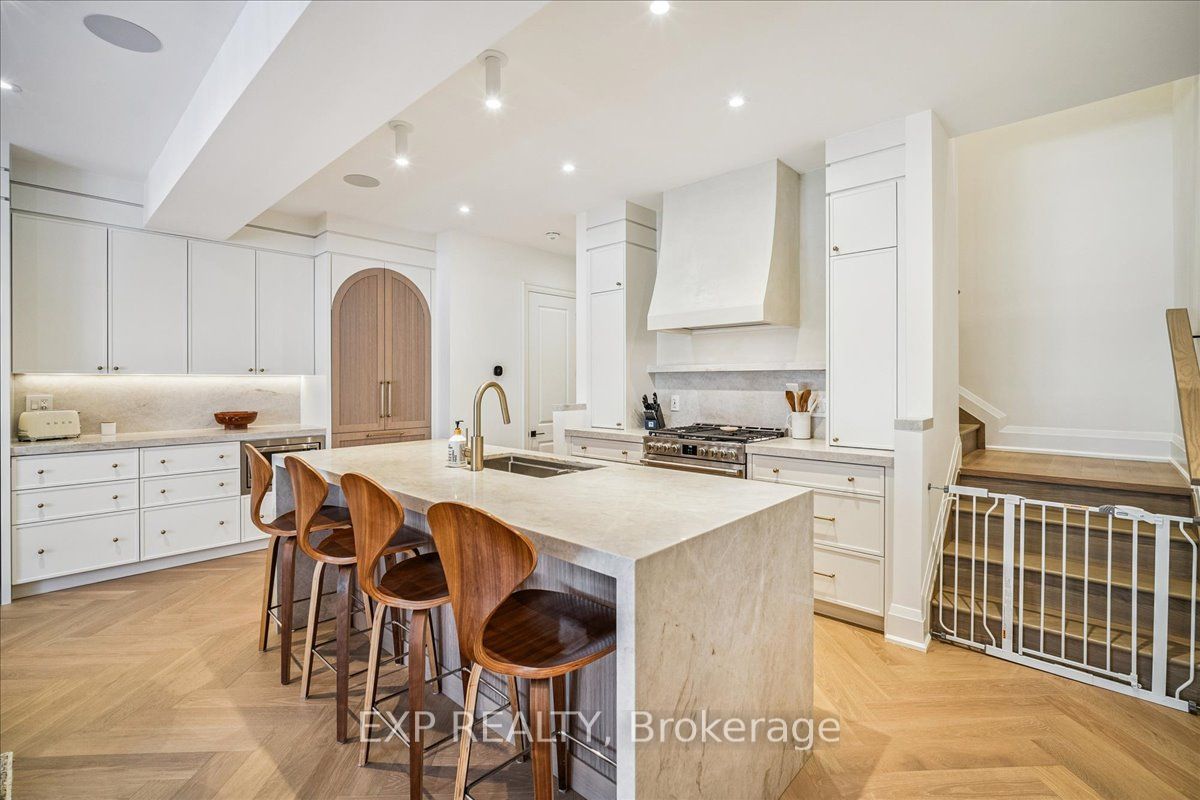 3266 Sixth Line Property Photo 5