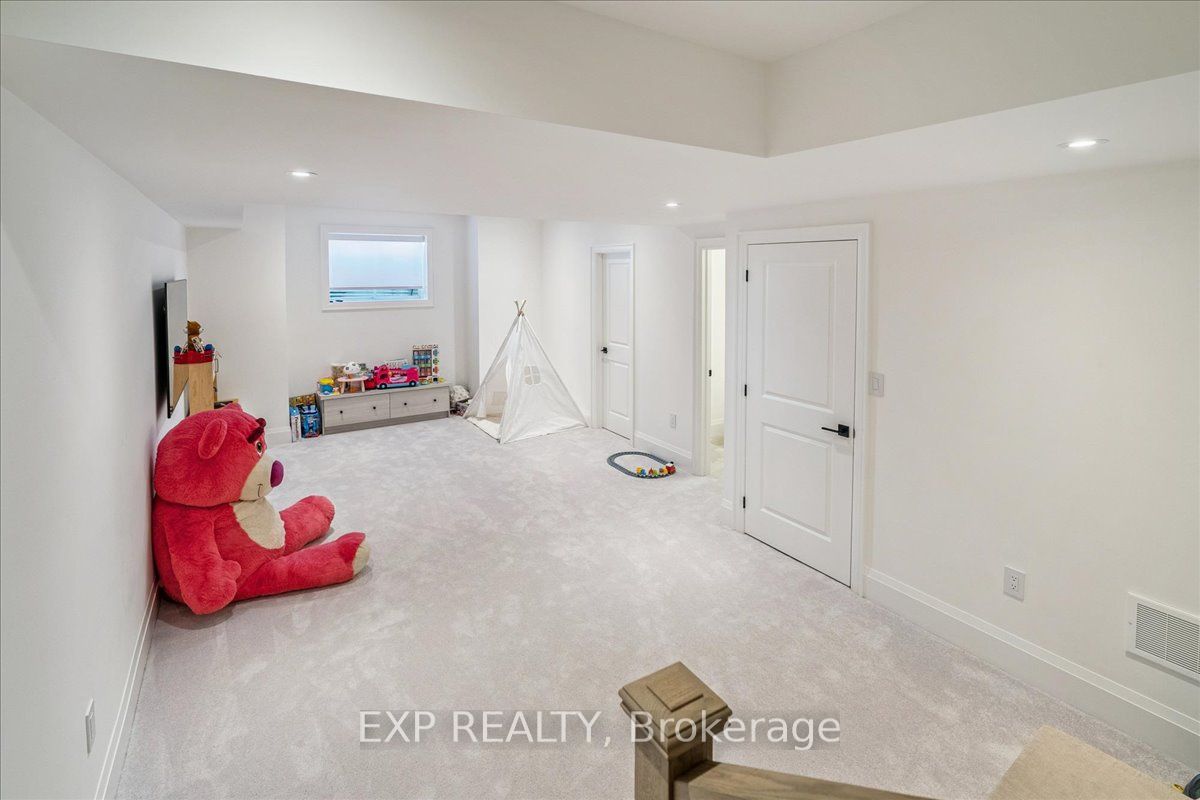 3266 Sixth Line Property Photo 37