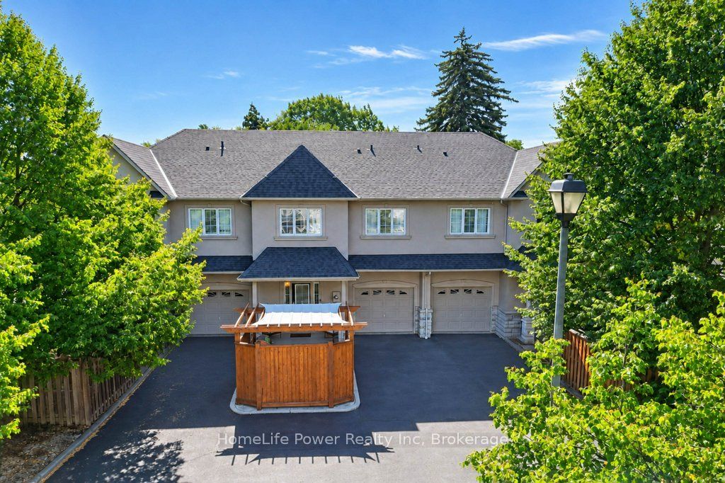 455 Claridge Road 7 Property Photo 1