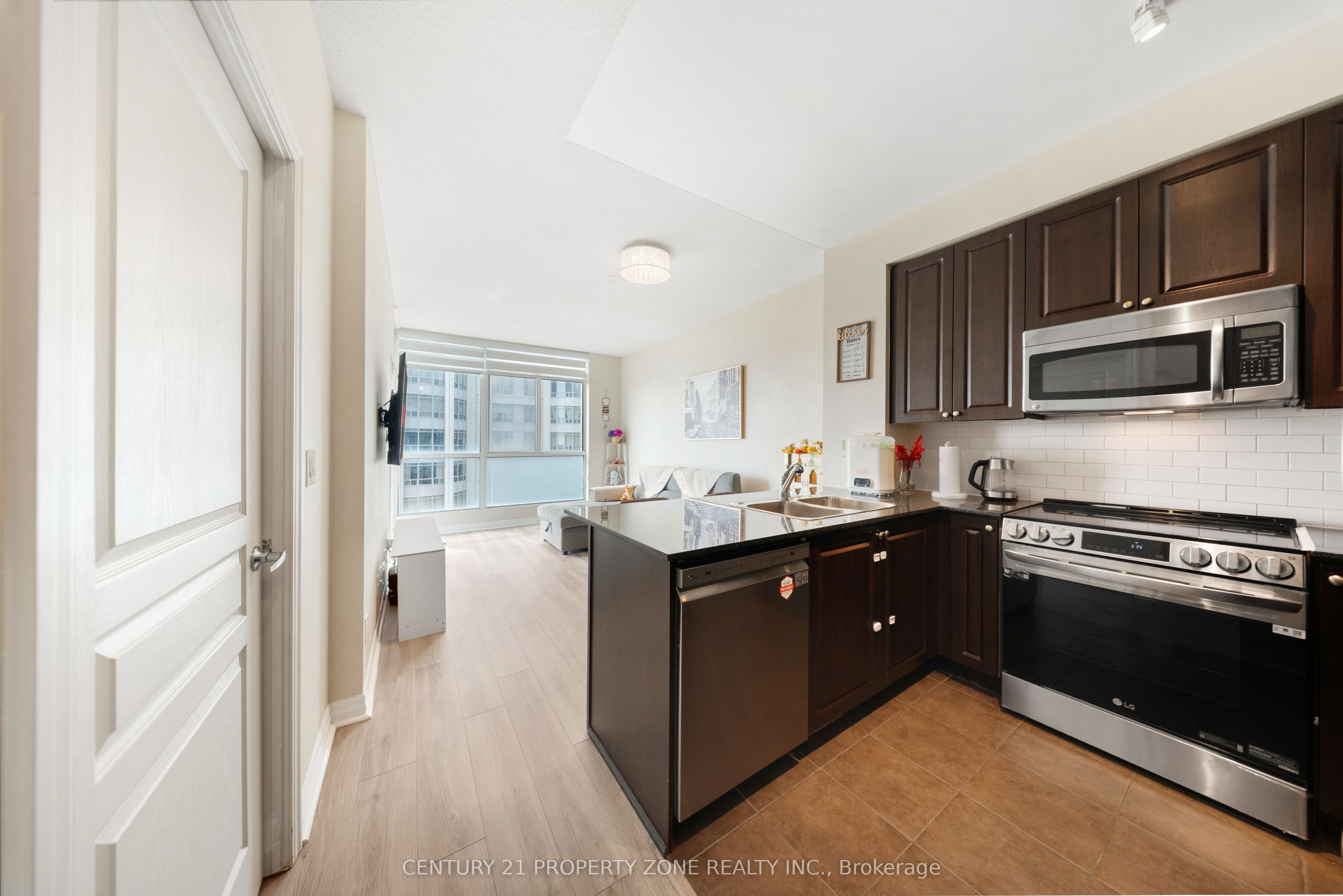 225 Webb Drive 2210 Property Photo 12