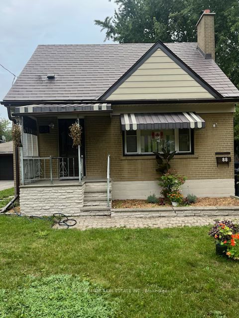 88 Mccaul Street Property Photo 1