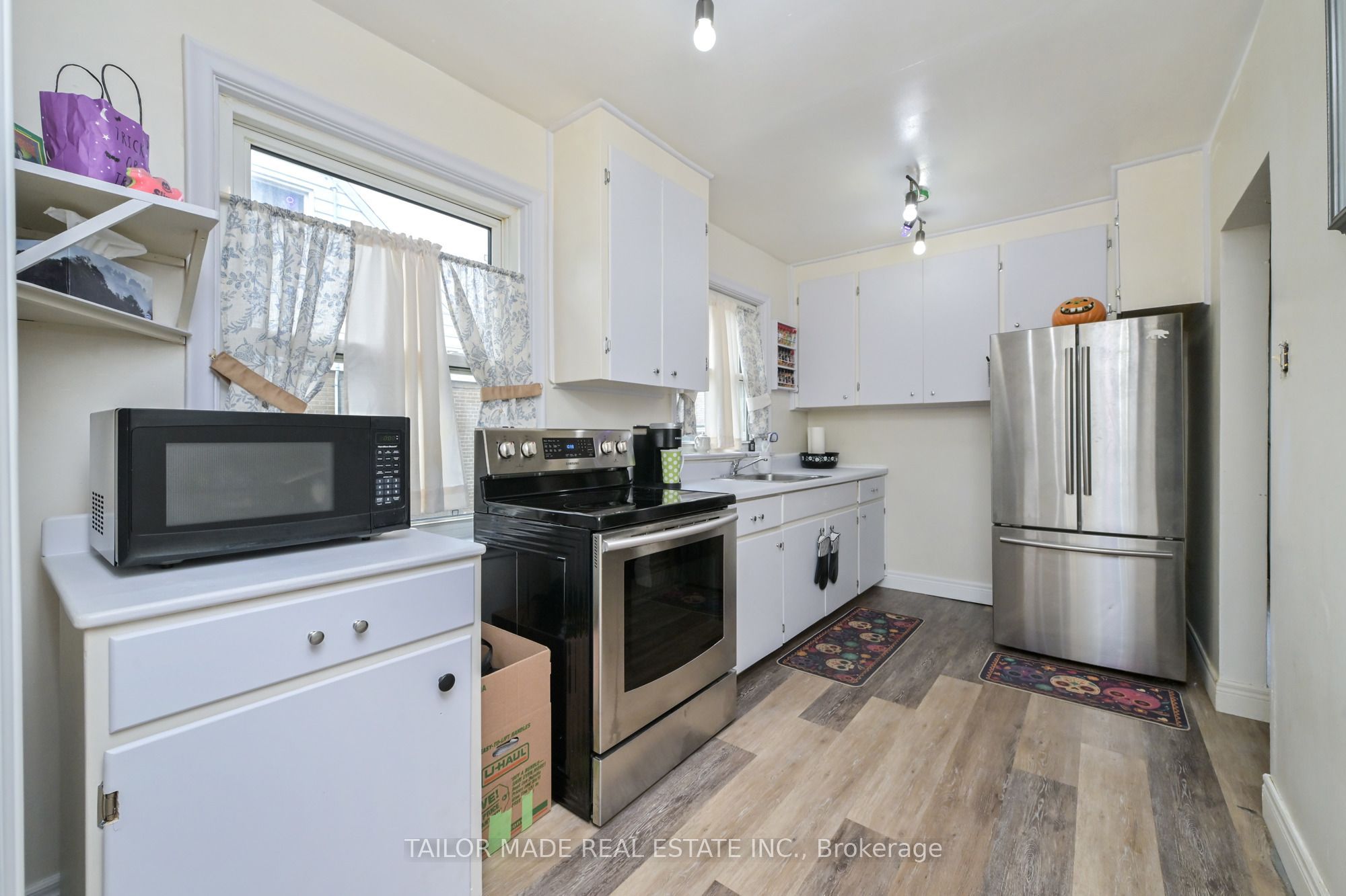 88 Mccaul Street Property Photo 4