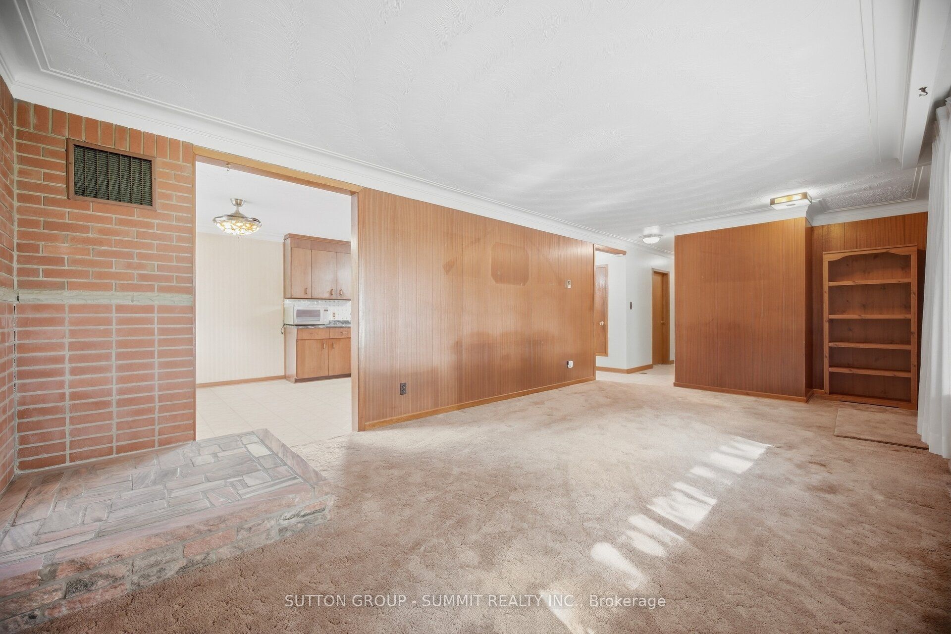 6543 Ninth Line Property Photo 7
