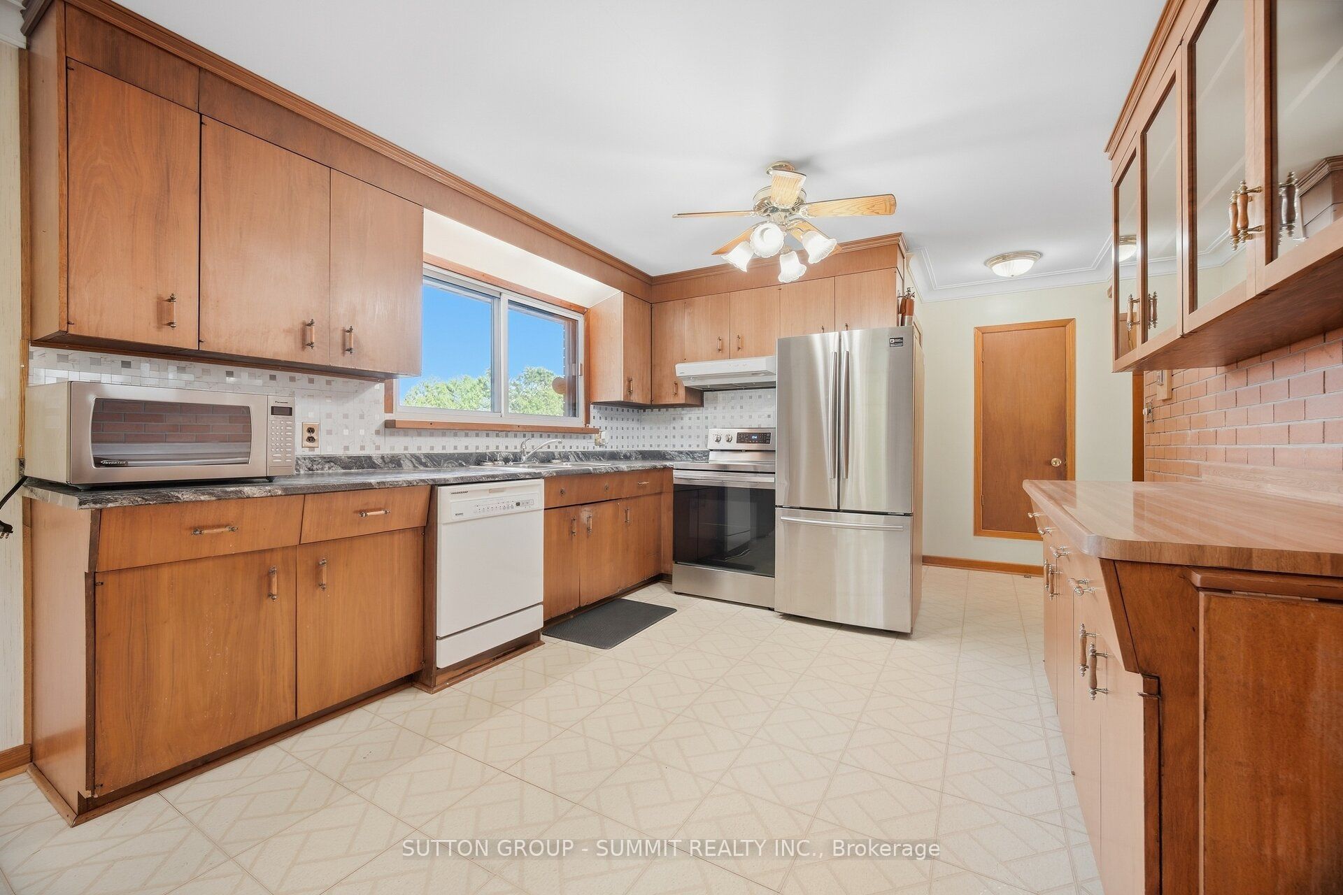 6543 Ninth Line Property Photo 9