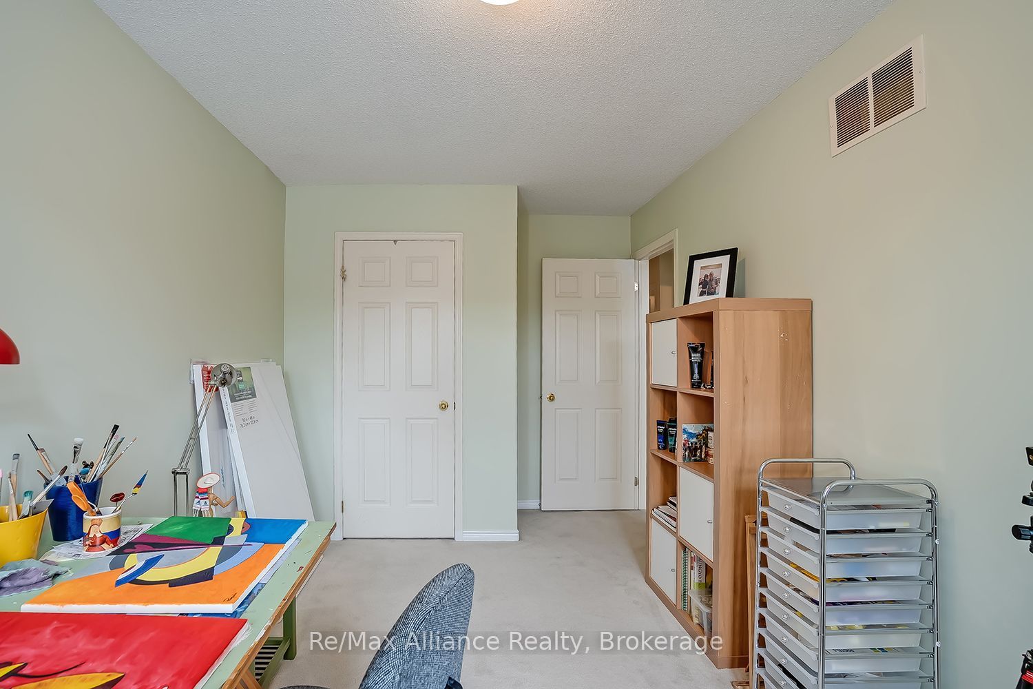 2155 Redstone Crescent Property Photo 26