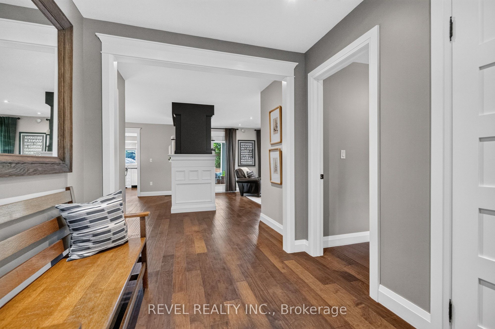 100 Robinwood Crescent Property Photo 6